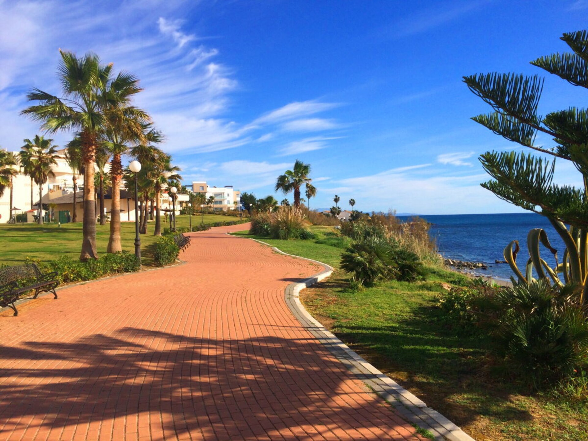Strandvilla met 3 terrassen en zeezicht in Estepona - foto 38