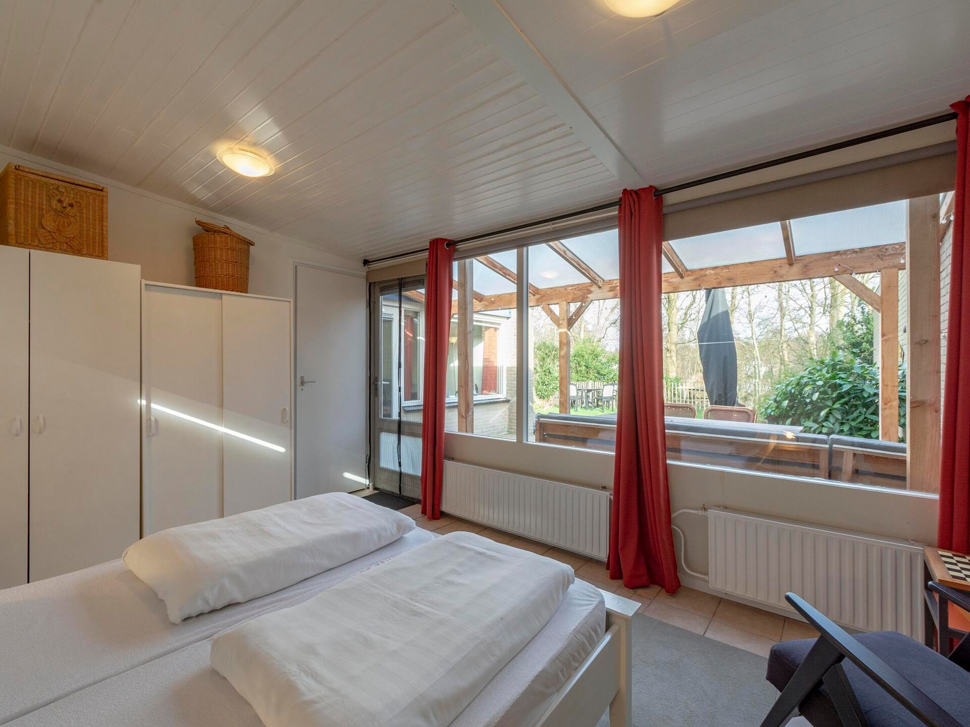 Duurzame vrijstaande bungalow met tuin, 4km van strand Sint Maartenszee - foto 10