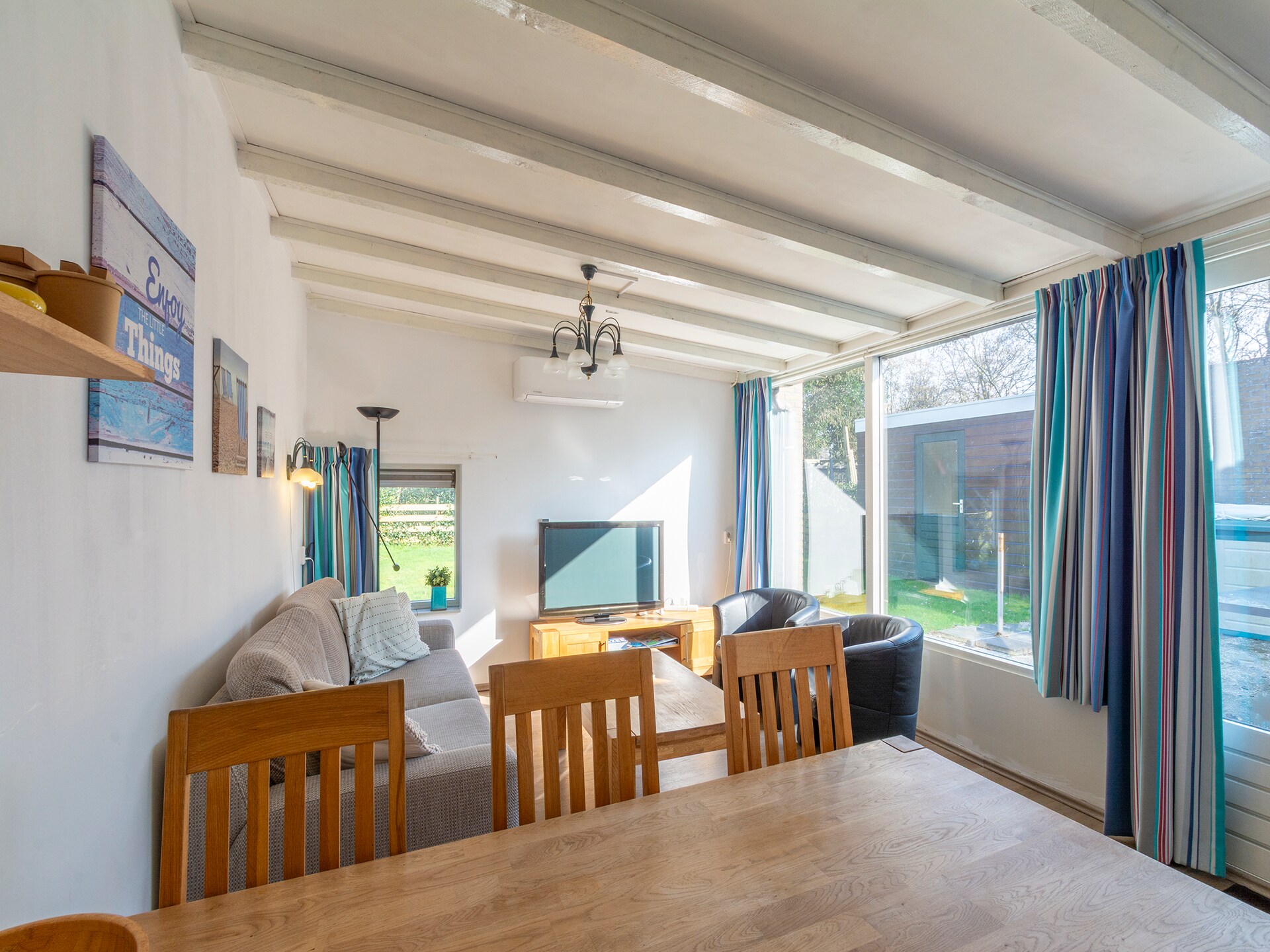 Vrijstaande bungalow met omheinde tuin, 4 km van strand Sint Maartenszee - foto 8