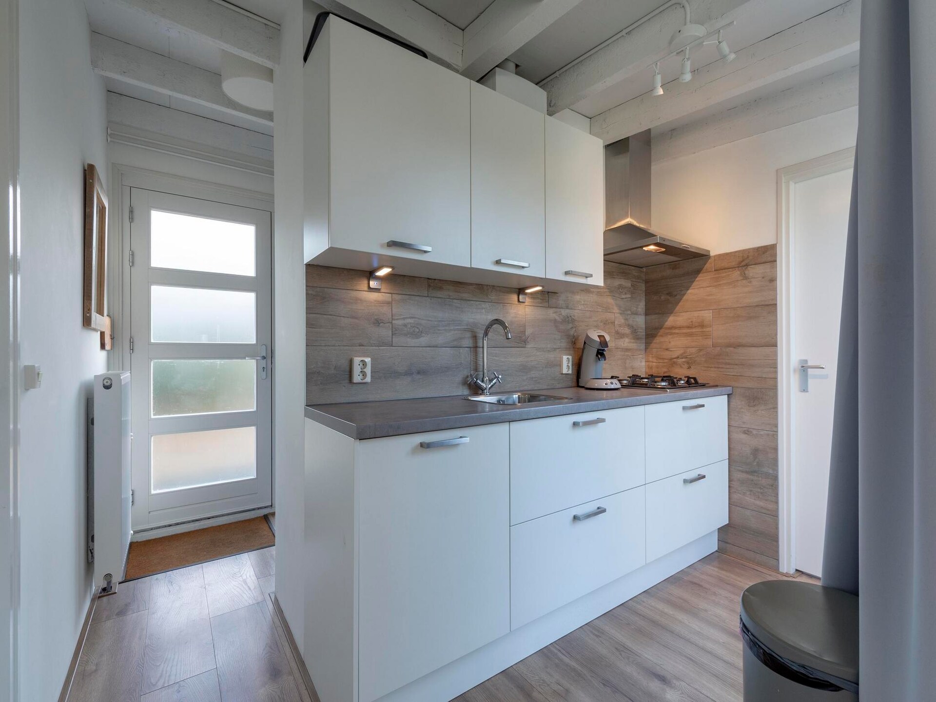 Vrijstaande kustbungalow met omheinde tuin in Sint Maartenszee - foto 3