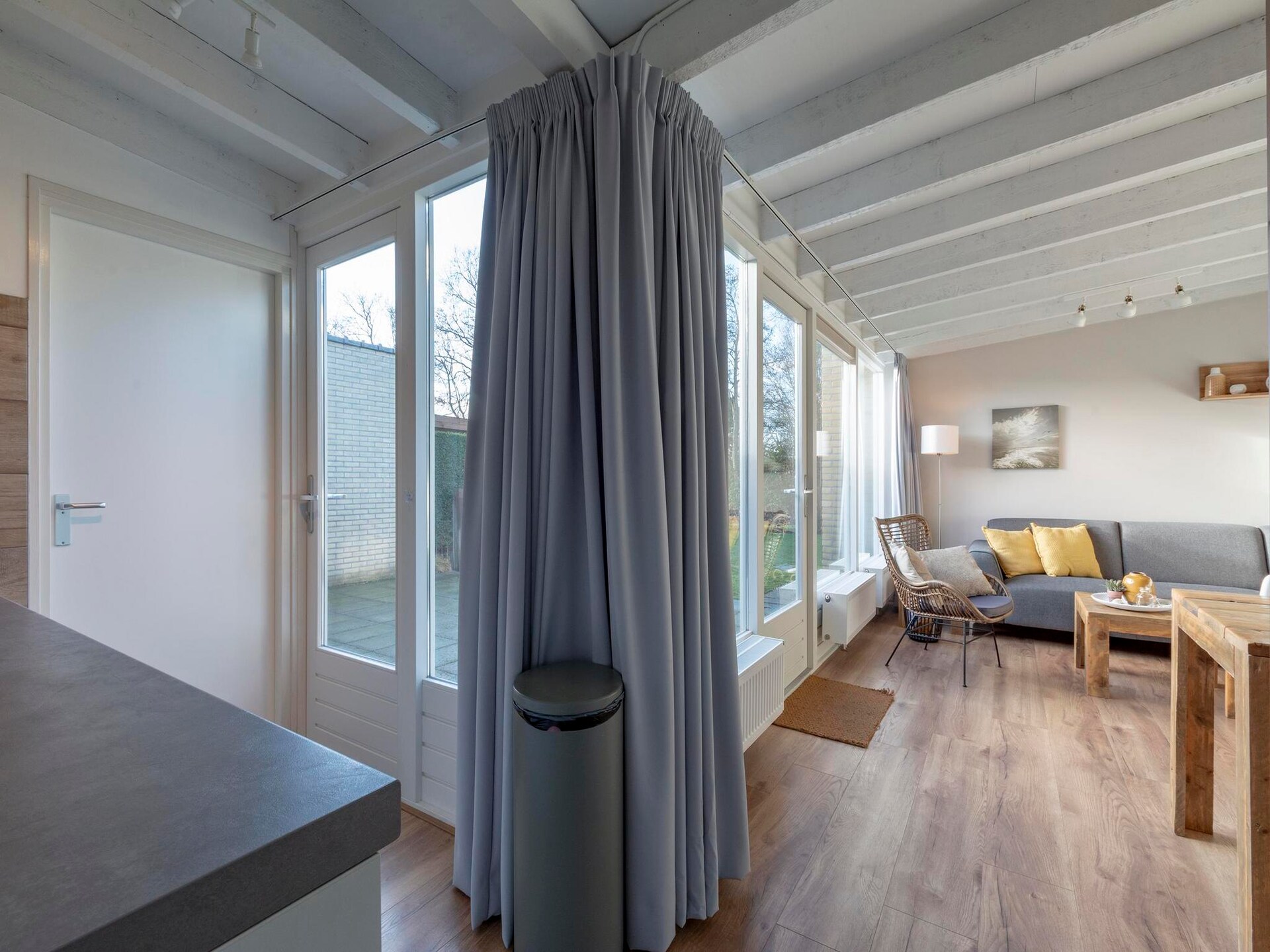 Vrijstaande kustbungalow met omheinde tuin in Sint Maartenszee - foto 9