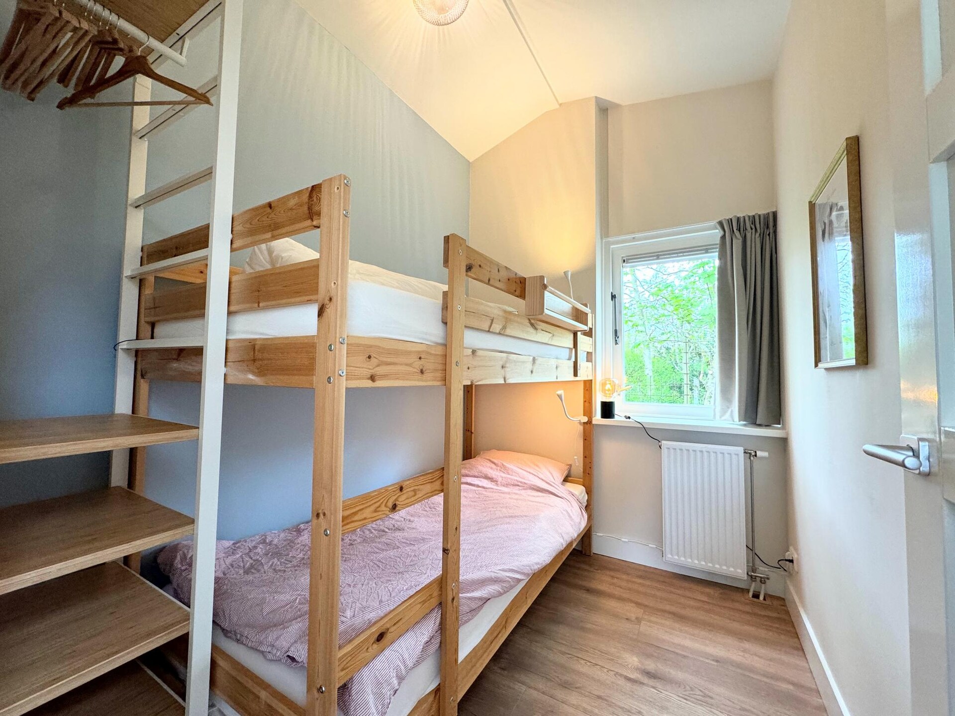 Chic vakantiehuis bij Sint Maartenszee met ruime tuin en twee terrassen - foto 9