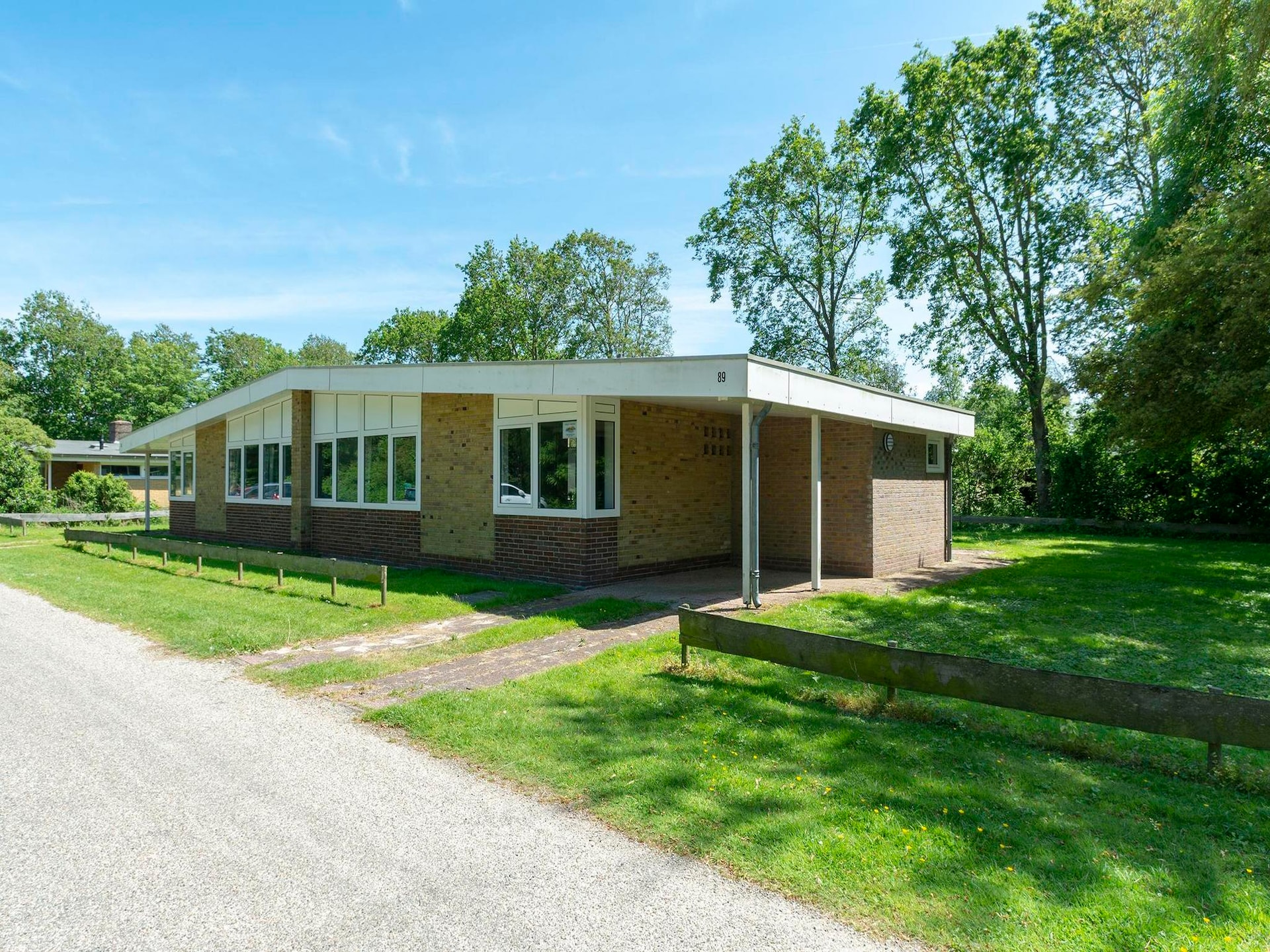 Knusse strandbungalow met omheinde tuin nabij Sint Maartenszee - foto 21