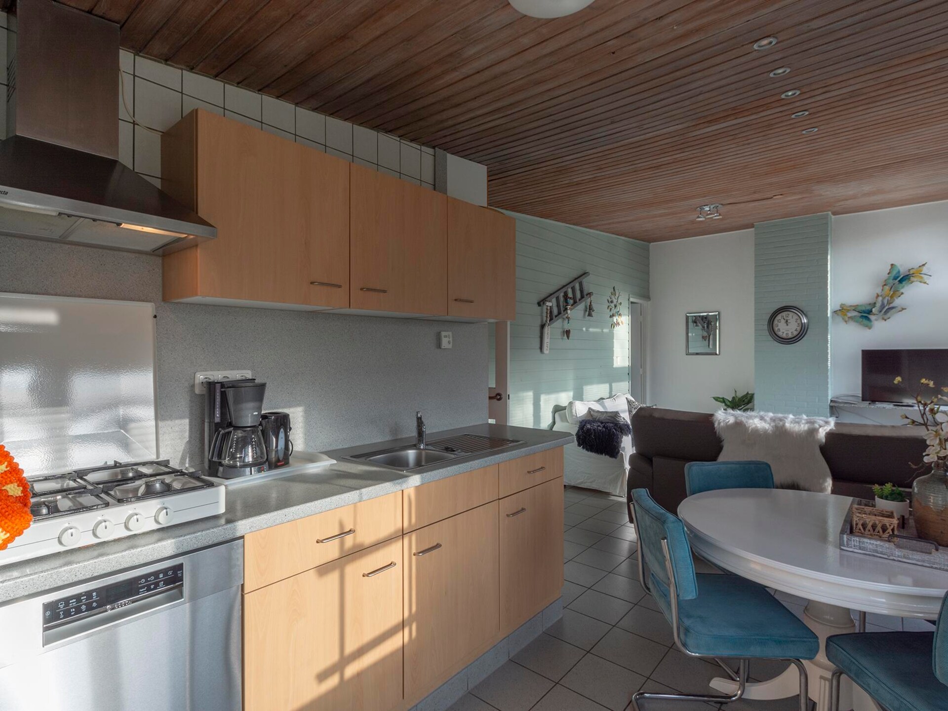 Knusse strandbungalow met omheinde tuin nabij Sint Maartenszee - foto 11
