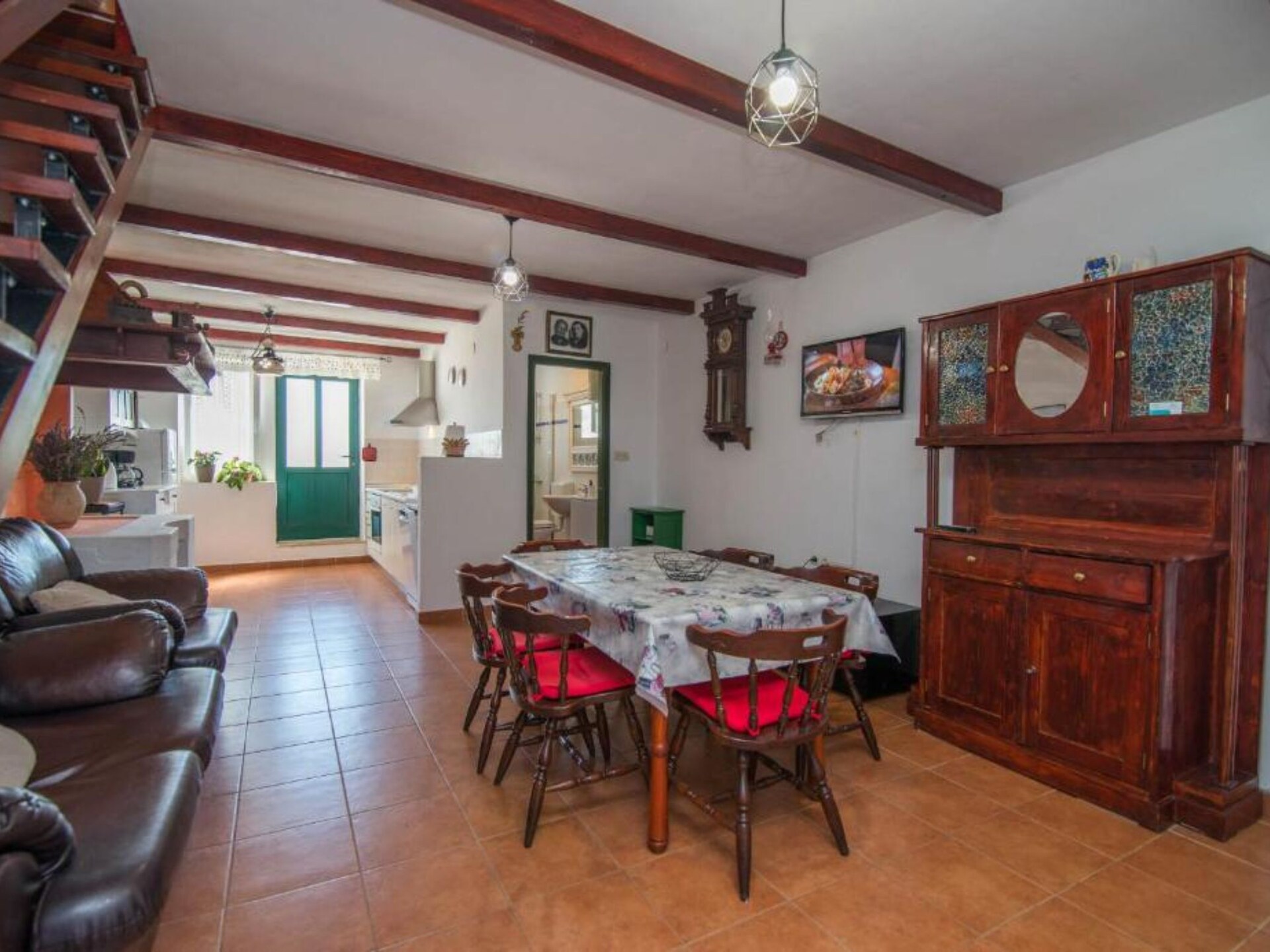 Hilltop Oasis in Veli Lošinj: Appartement met 2 Slaapkamers vlakbij Zee - foto 3