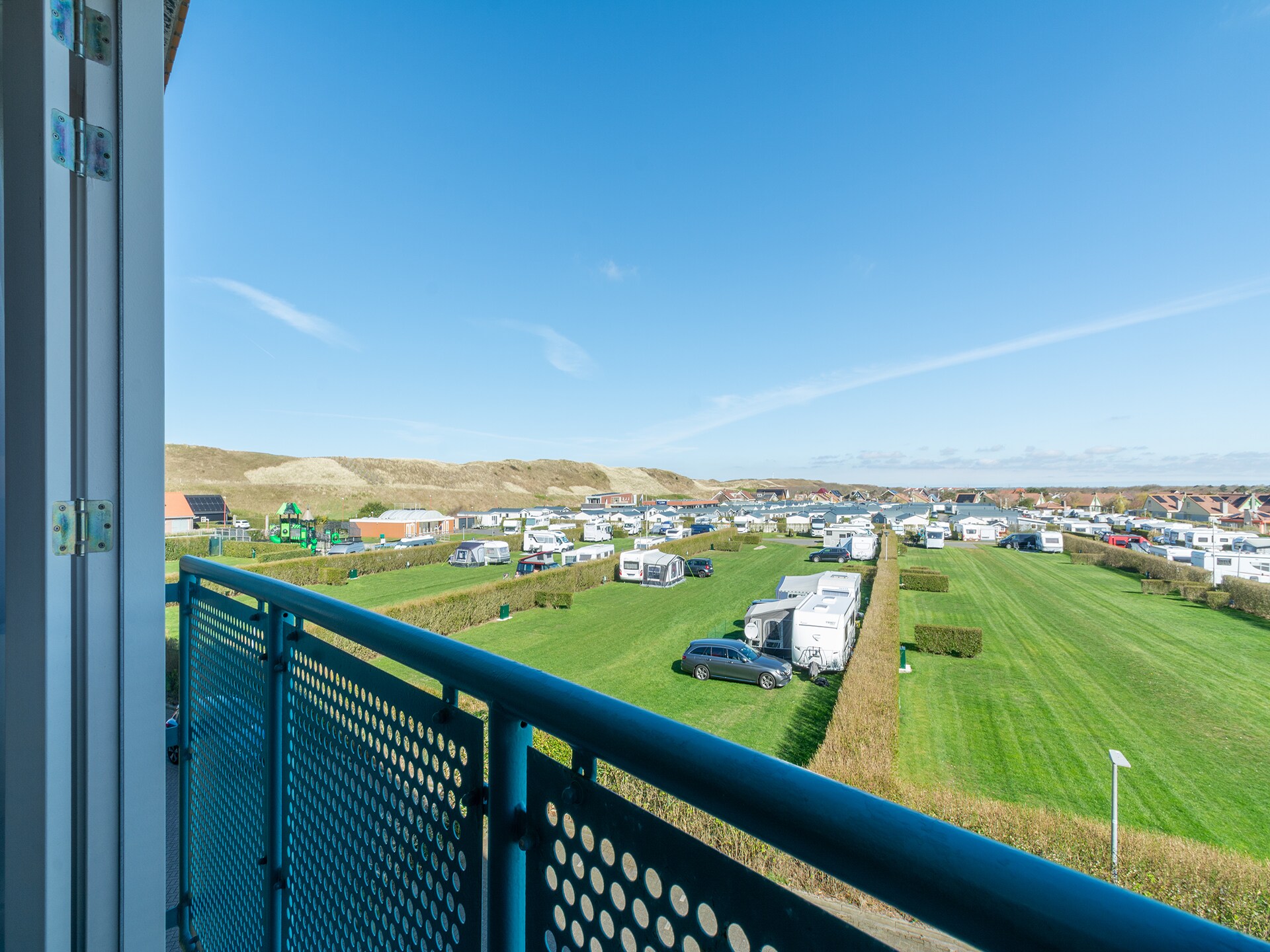 Modern appartement met Frans balkon op strandcomplex in Julianadorp - foto 13