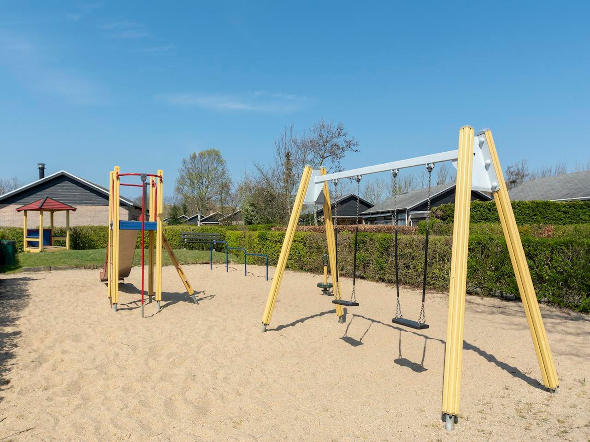 Vrijstaande bungalow op loopafstand van strand Sint Maartenszee - foto 5