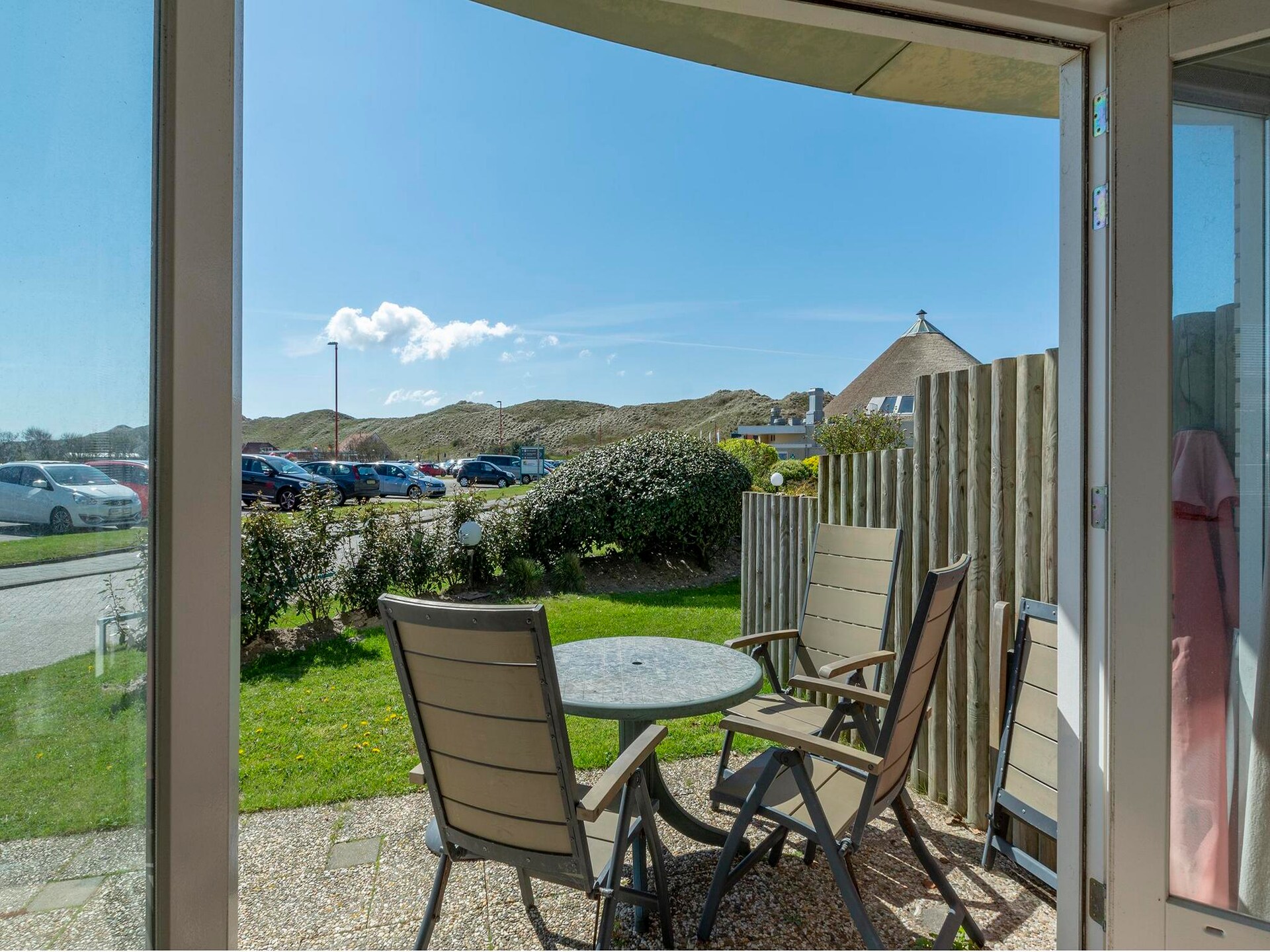 Modern appartement in Julianadorp aan Zee met duinuitzicht, 1,2km van strand - foto 5