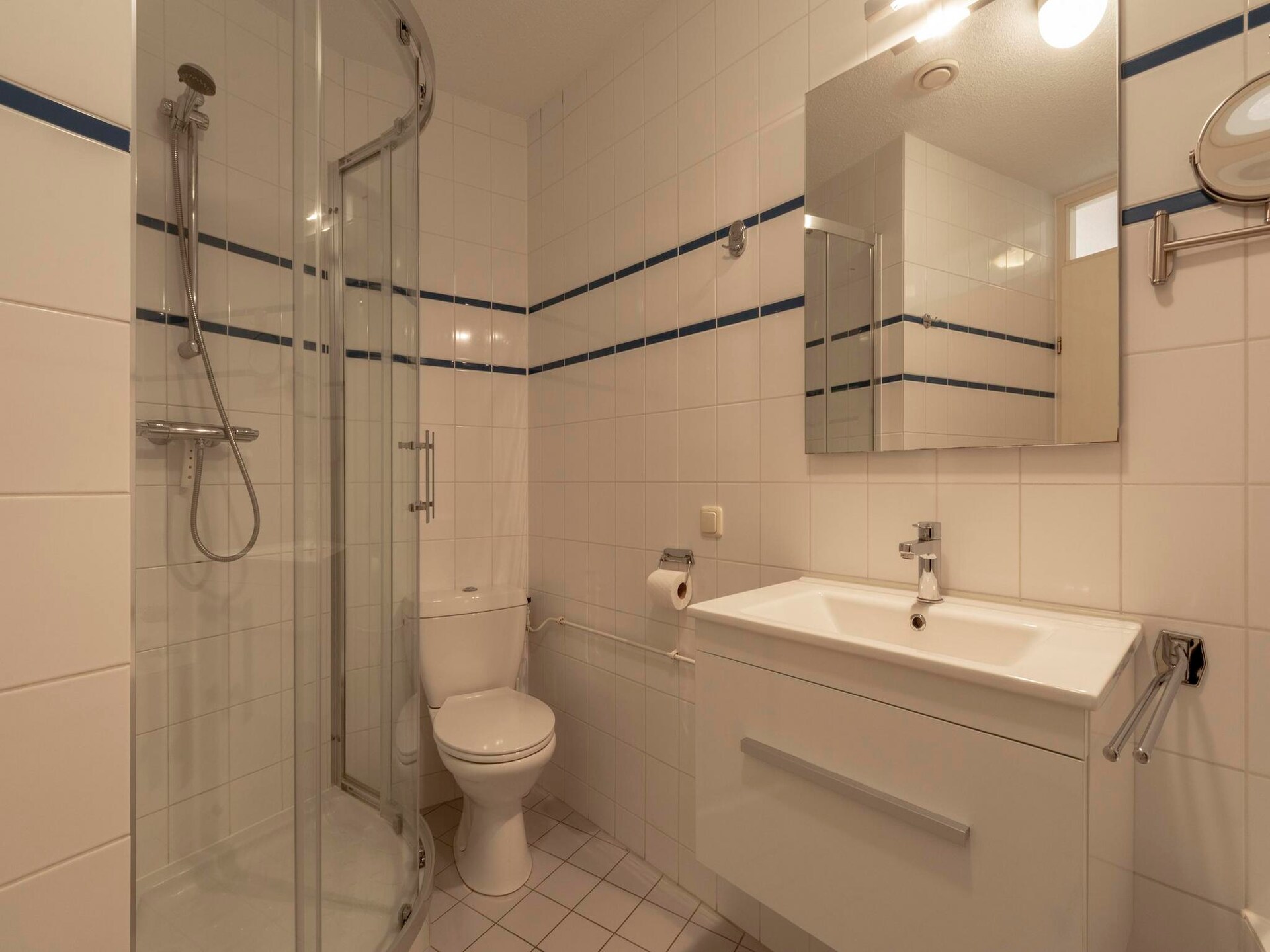 Stijlvol appartement met zicht op water, 1 km van strand Julianadorp - foto 17