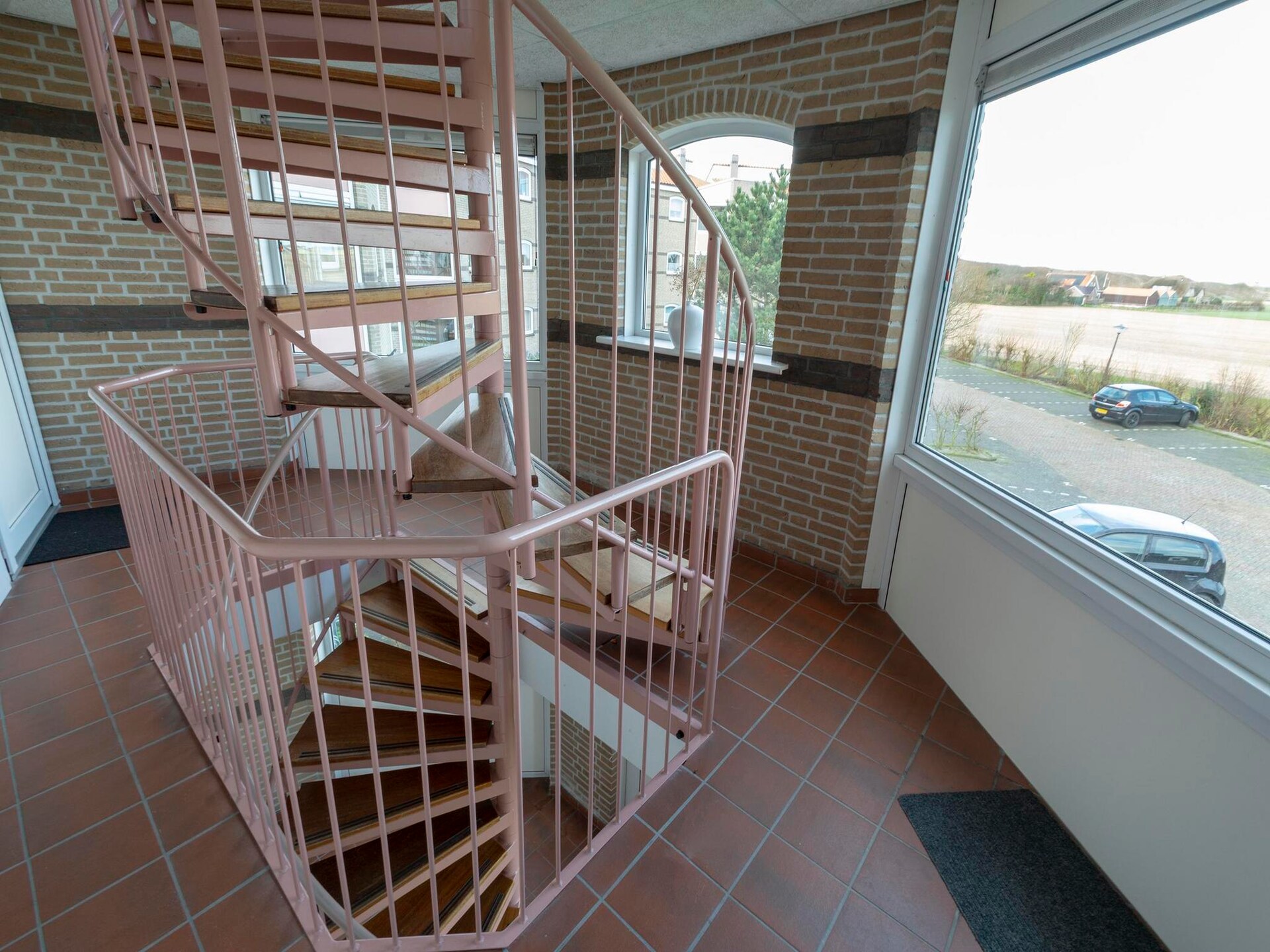 Stijlvol appartement met zicht op water, 1 km van strand Julianadorp - foto 12