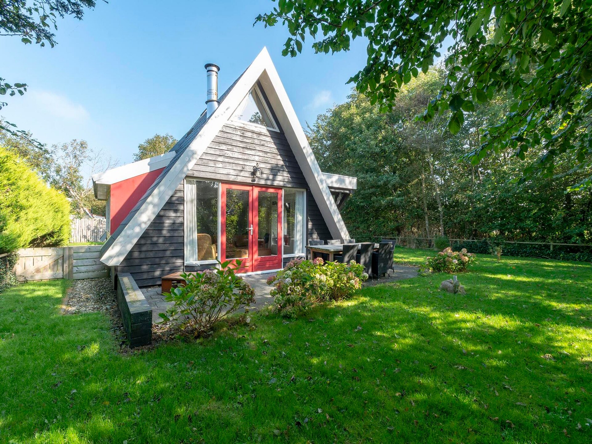 Villa Matisse: stijlvol familiehuis met omheinde tuin bij strand Callantsoog - foto 16