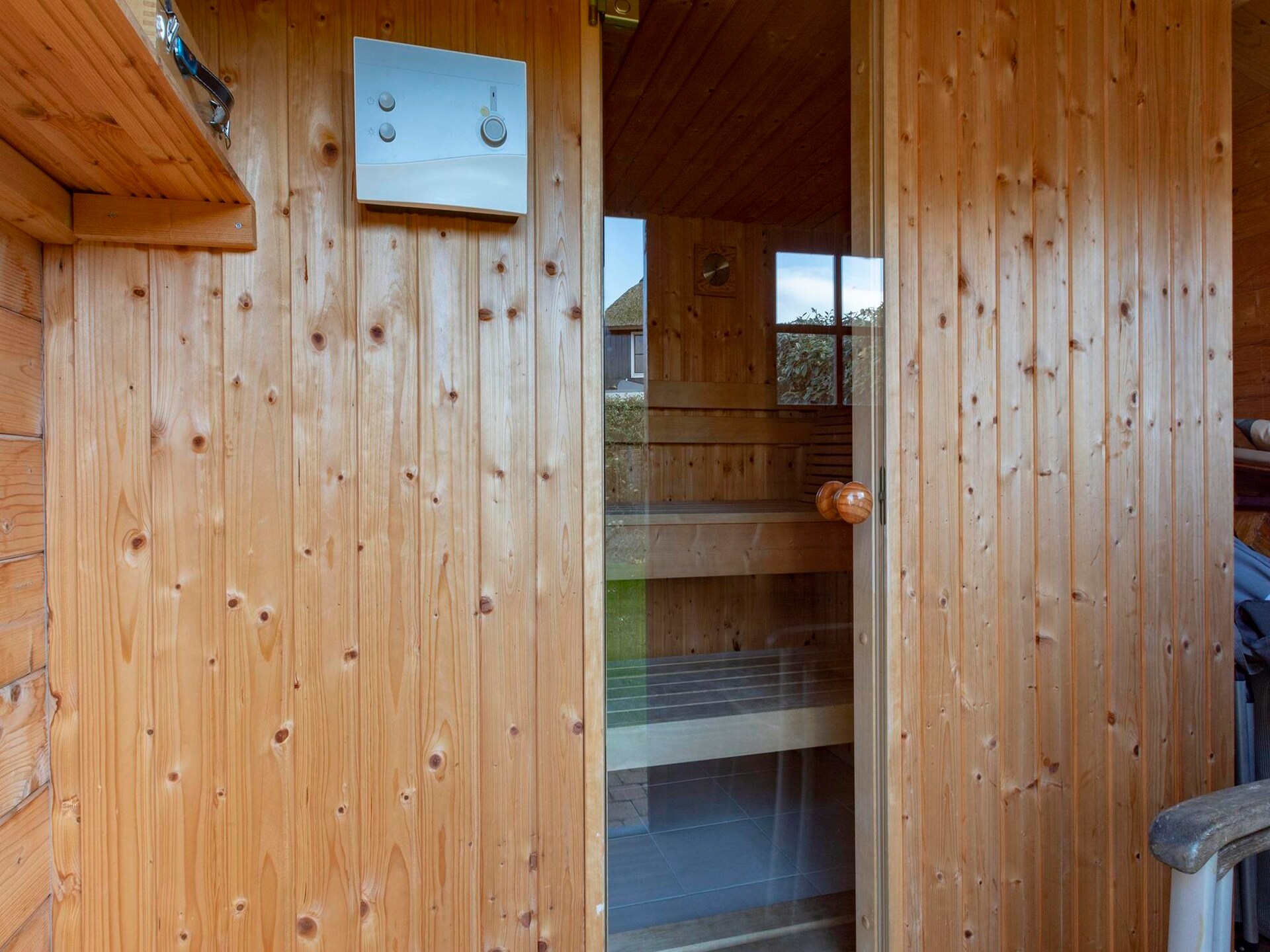 Vrijstaande wellnessvilla met sauna op 900m van het strand in Callantsoog - foto 19