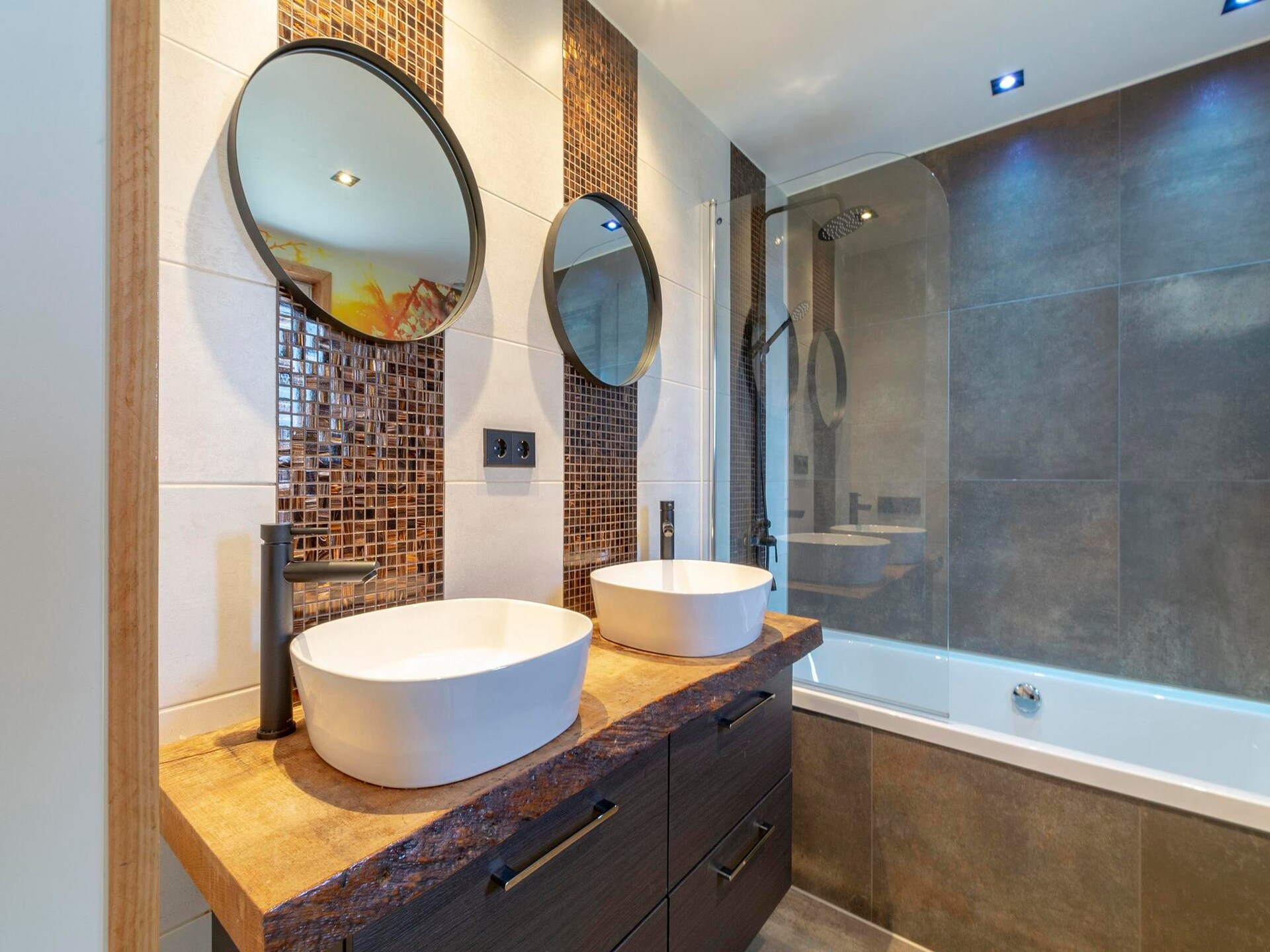 Luxe Villa Keizerskroon: modern comfort op 1,2 km van het Noordzeestrand - foto 32
