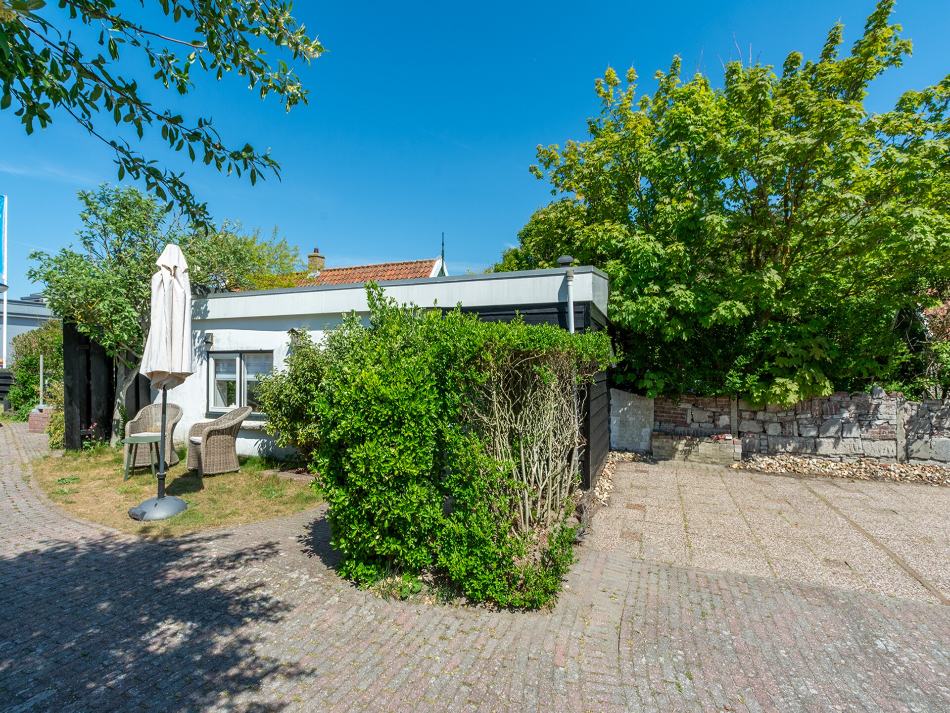 De Bunker: uniek vakantieverblijf in hartje Callantsoog, 300m van strand - foto 14
