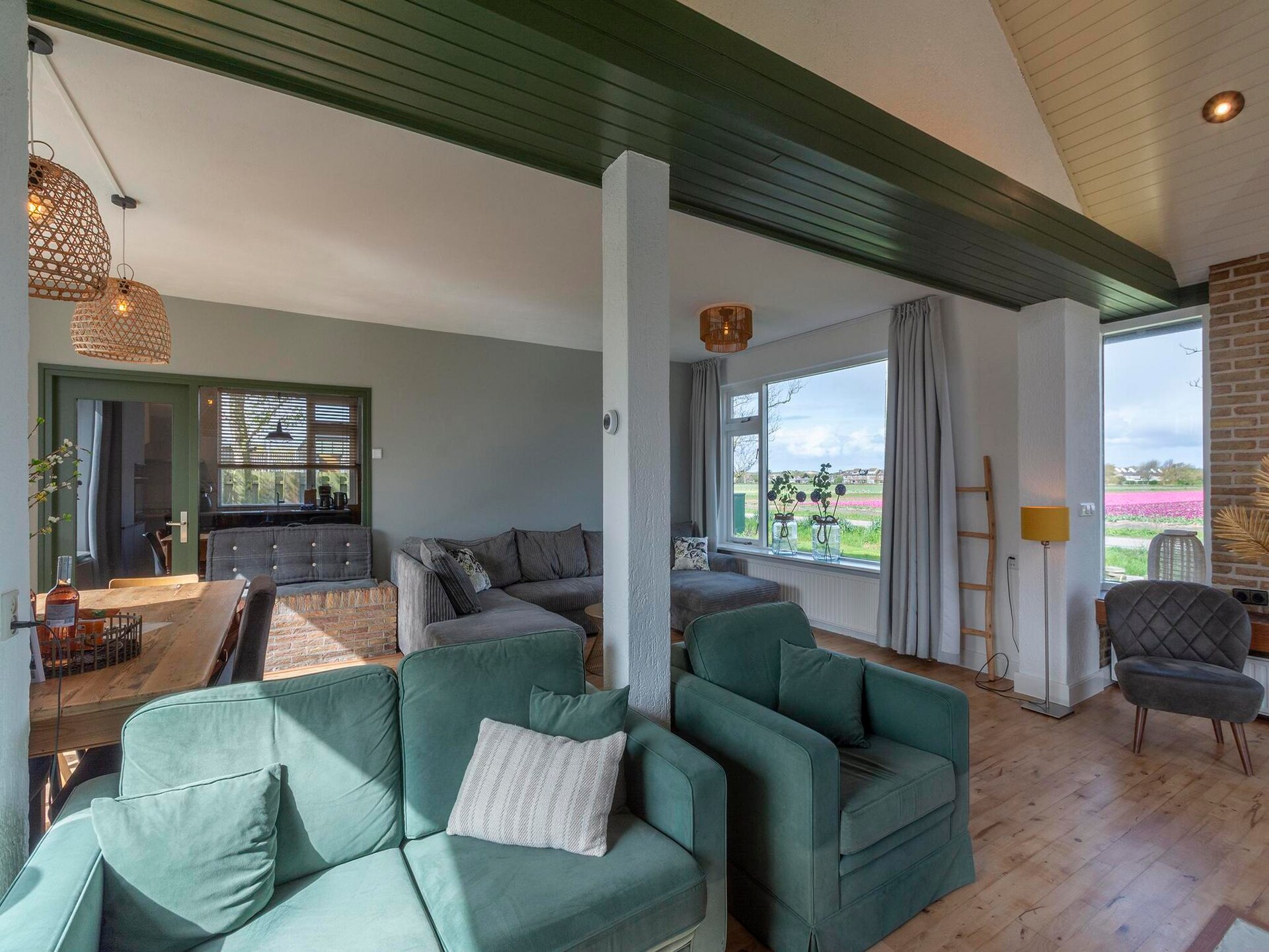 Villa Zuidwester: Ruime familievilla met haard bij strand Callantsoog - foto 9
