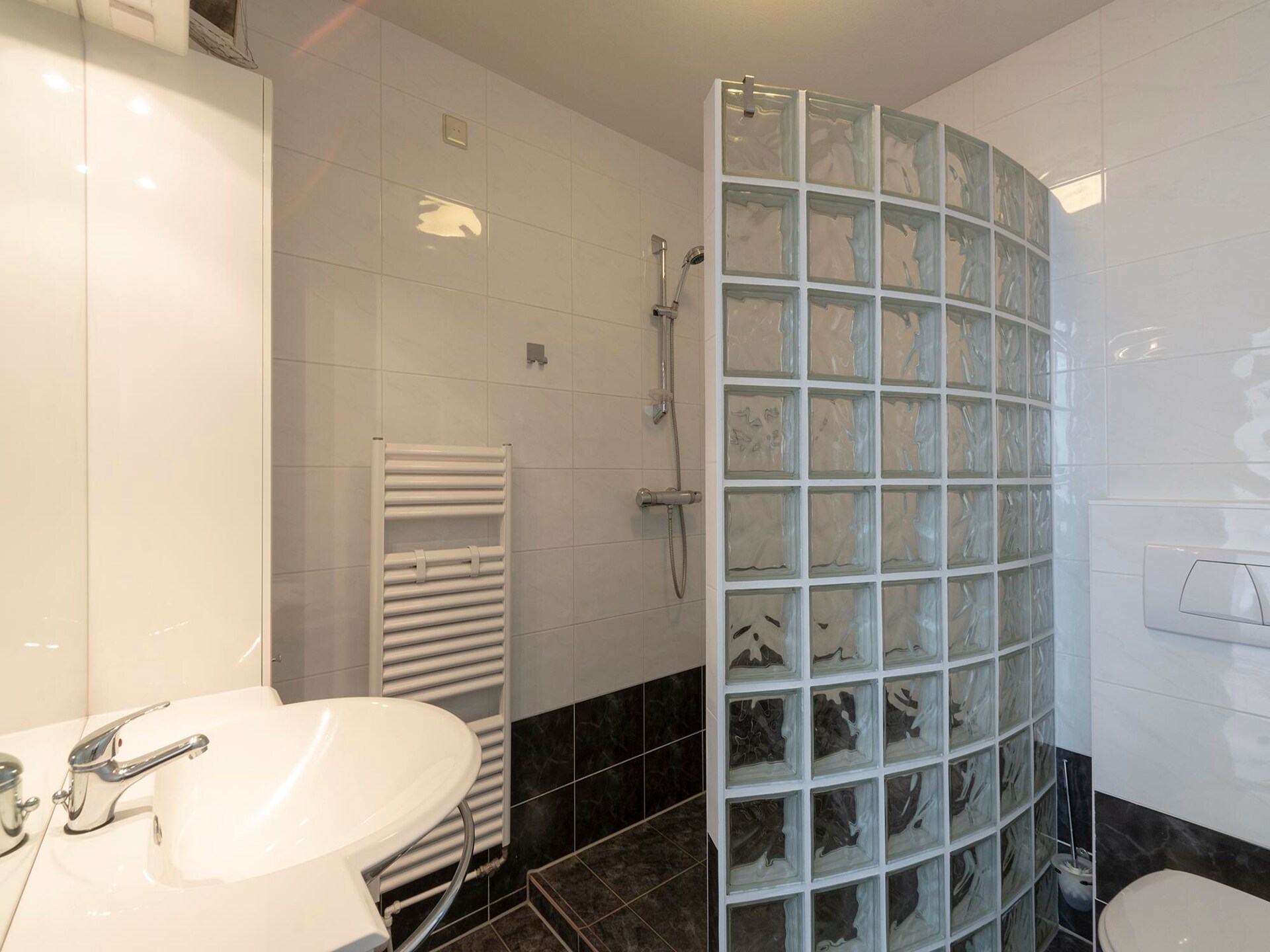 Gezellig appartement aan dorpsplein Callantsoog, 250m van strand - foto 11