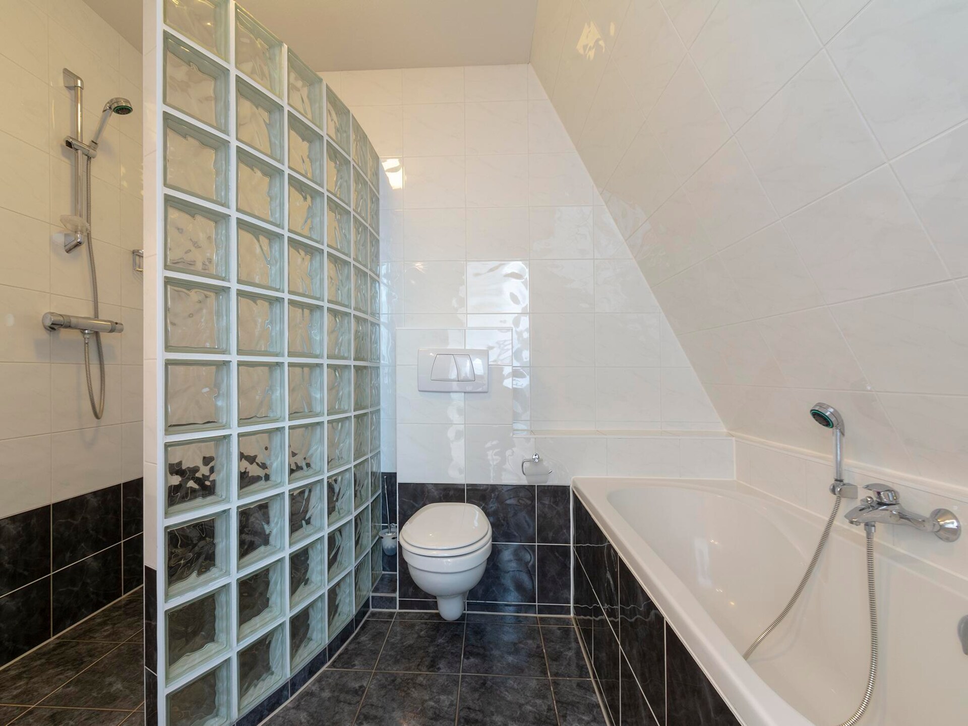 Gezellig appartement aan dorpsplein Callantsoog, 250m van strand - foto 12