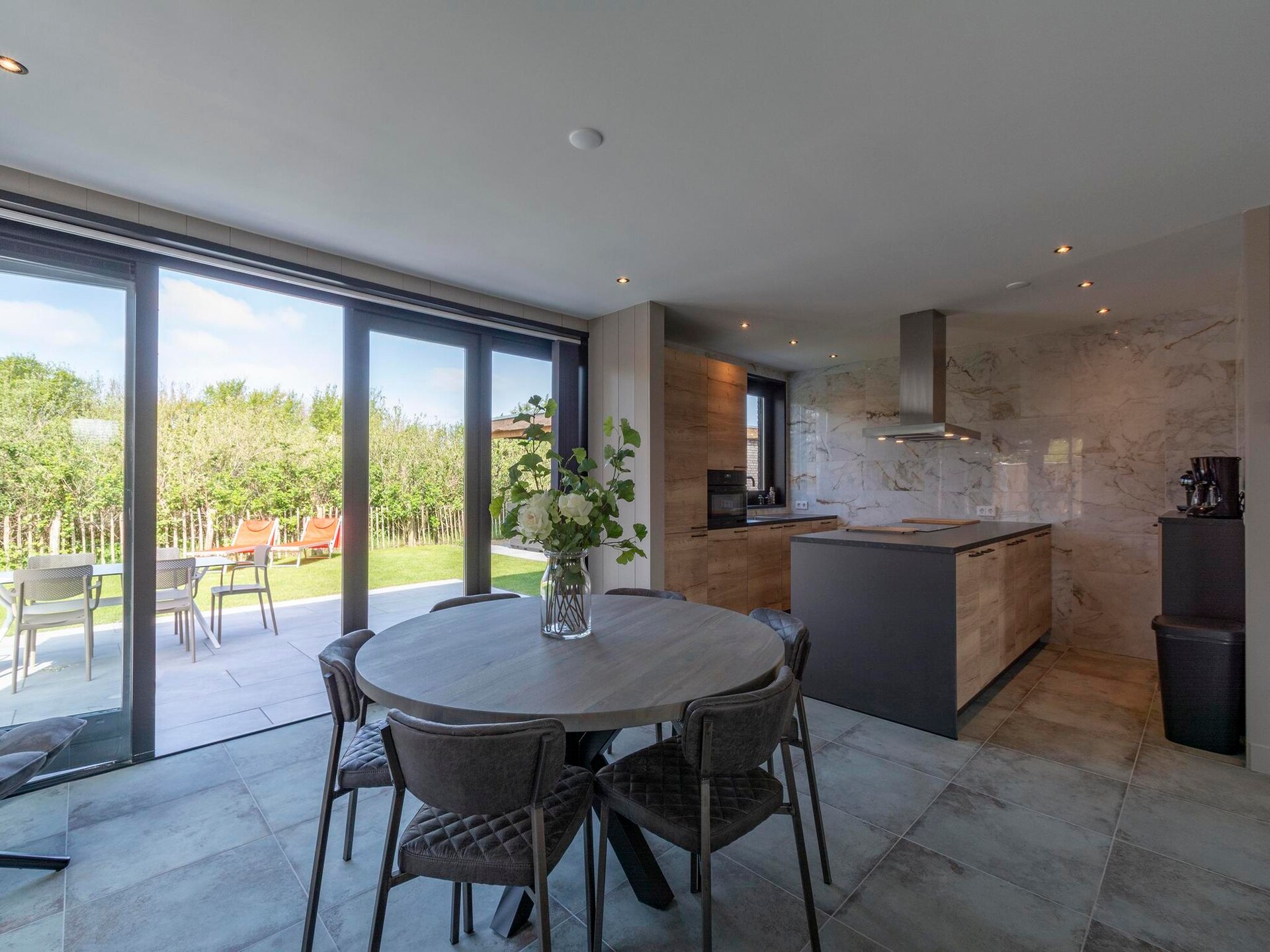 Wellness Villa Lotje: luxe villa met jacuzzi en sauna op 250m van het strand - foto 3
