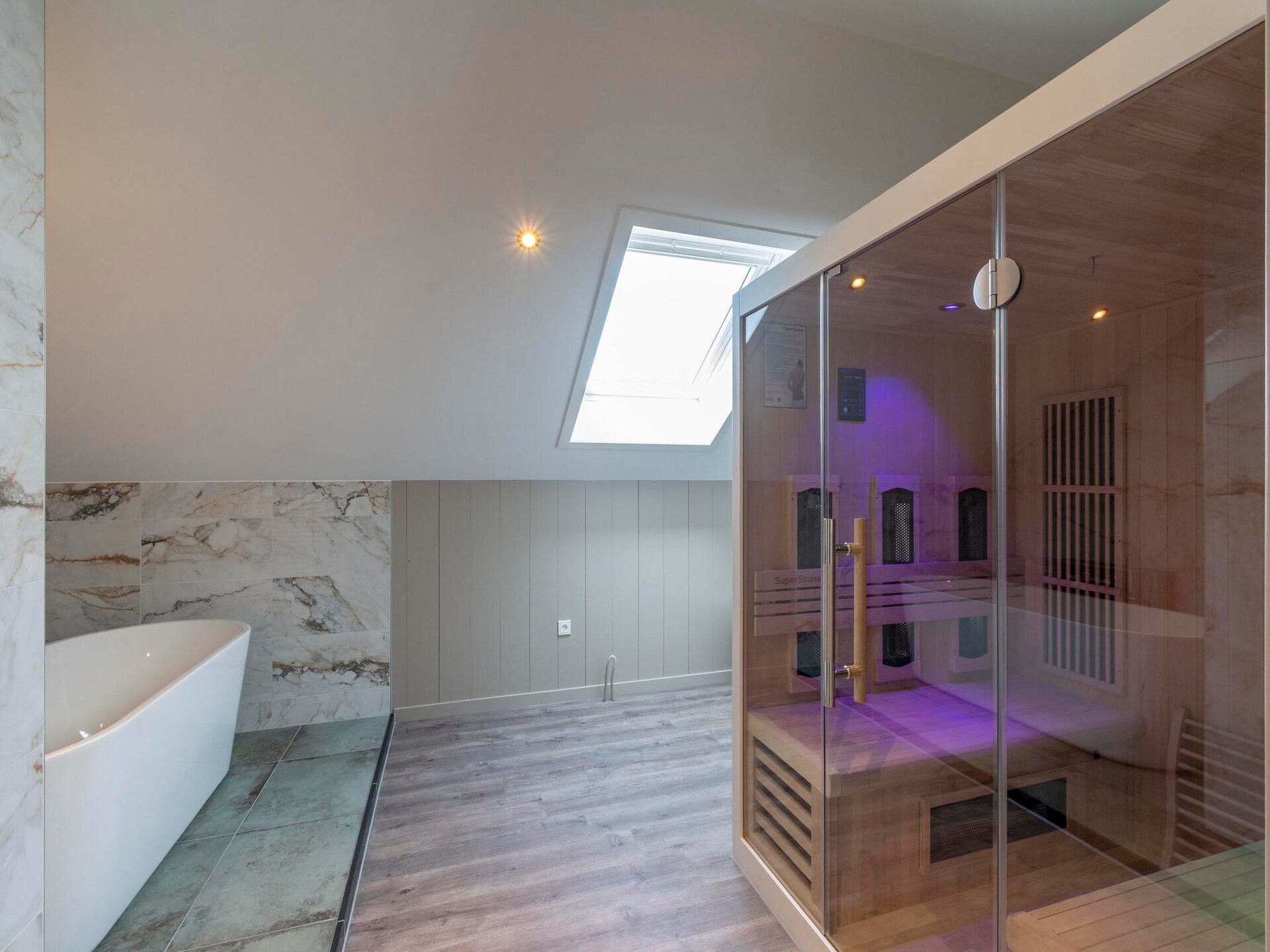 Wellness Villa Lotje: luxe villa met jacuzzi en sauna op 250m van het strand - foto 21