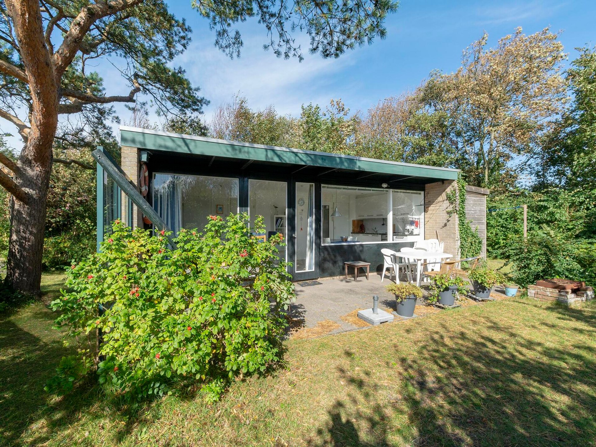 Vrijstaande familiebungalow bij strand van Callantsoog, autovrij park - foto 7
