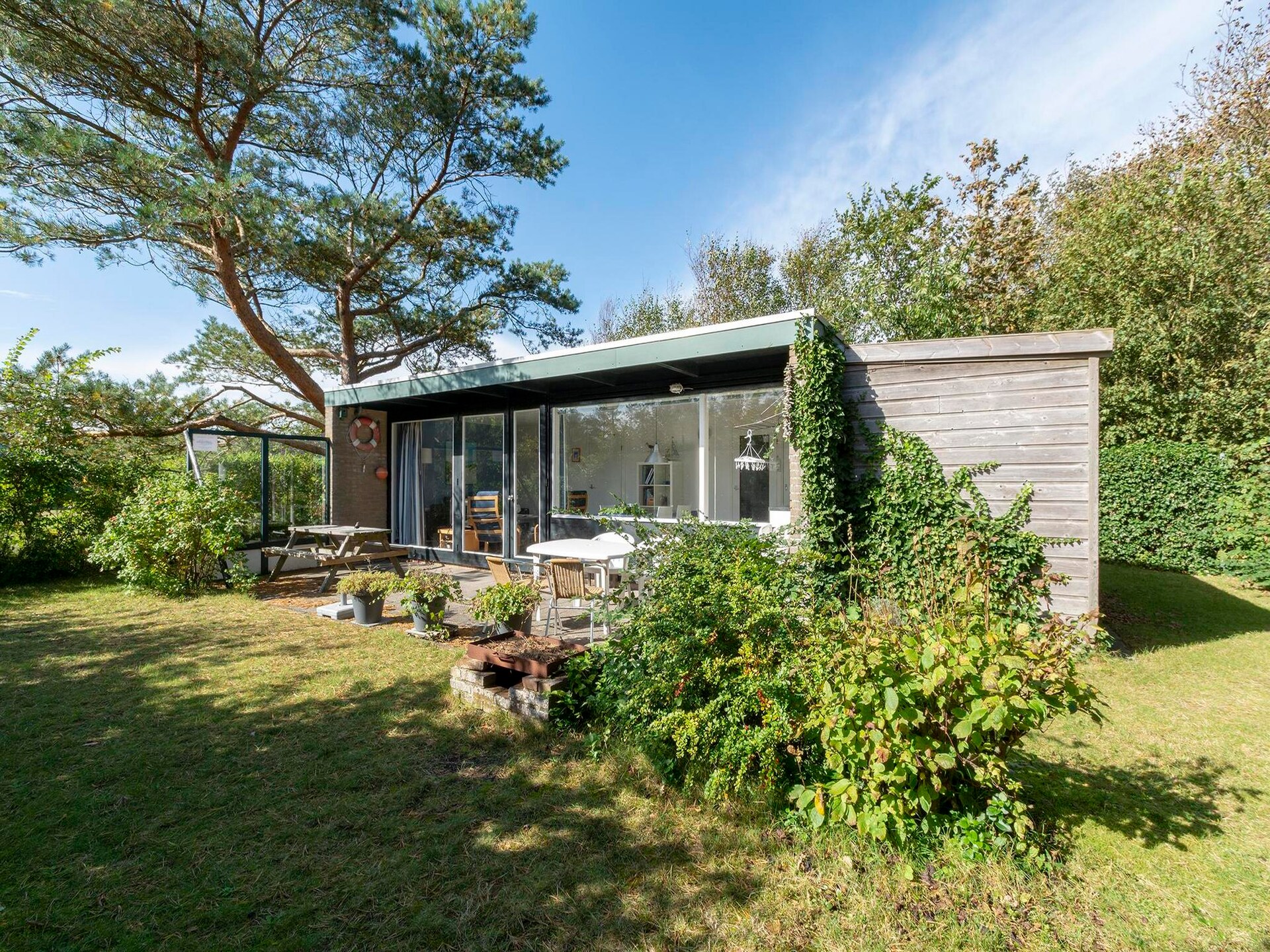 Vrijstaande familiebungalow bij strand van Callantsoog, autovrij park - foto 14
