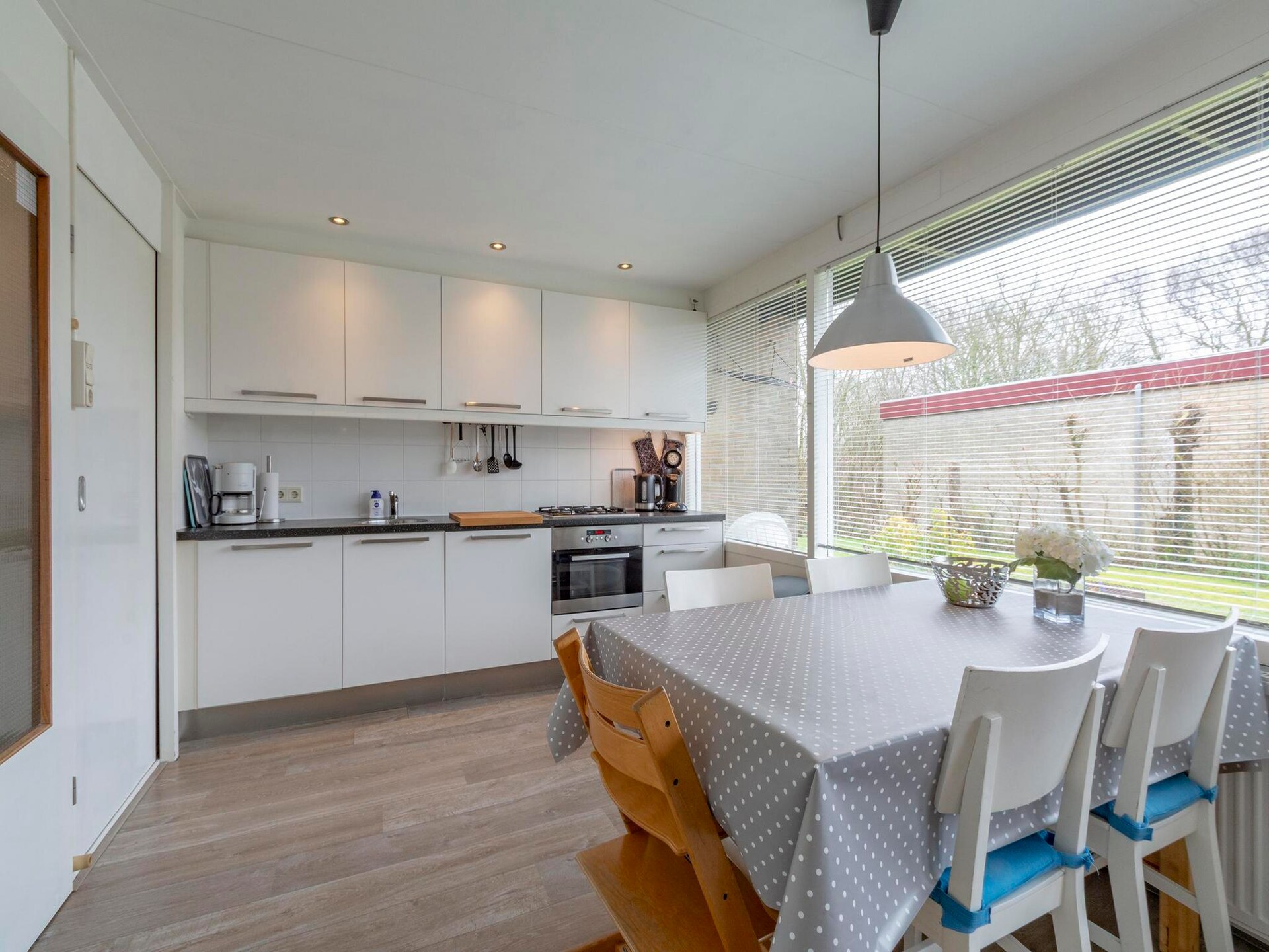 Vrijstaande familiebungalow bij strand van Callantsoog, autovrij park - foto 9
