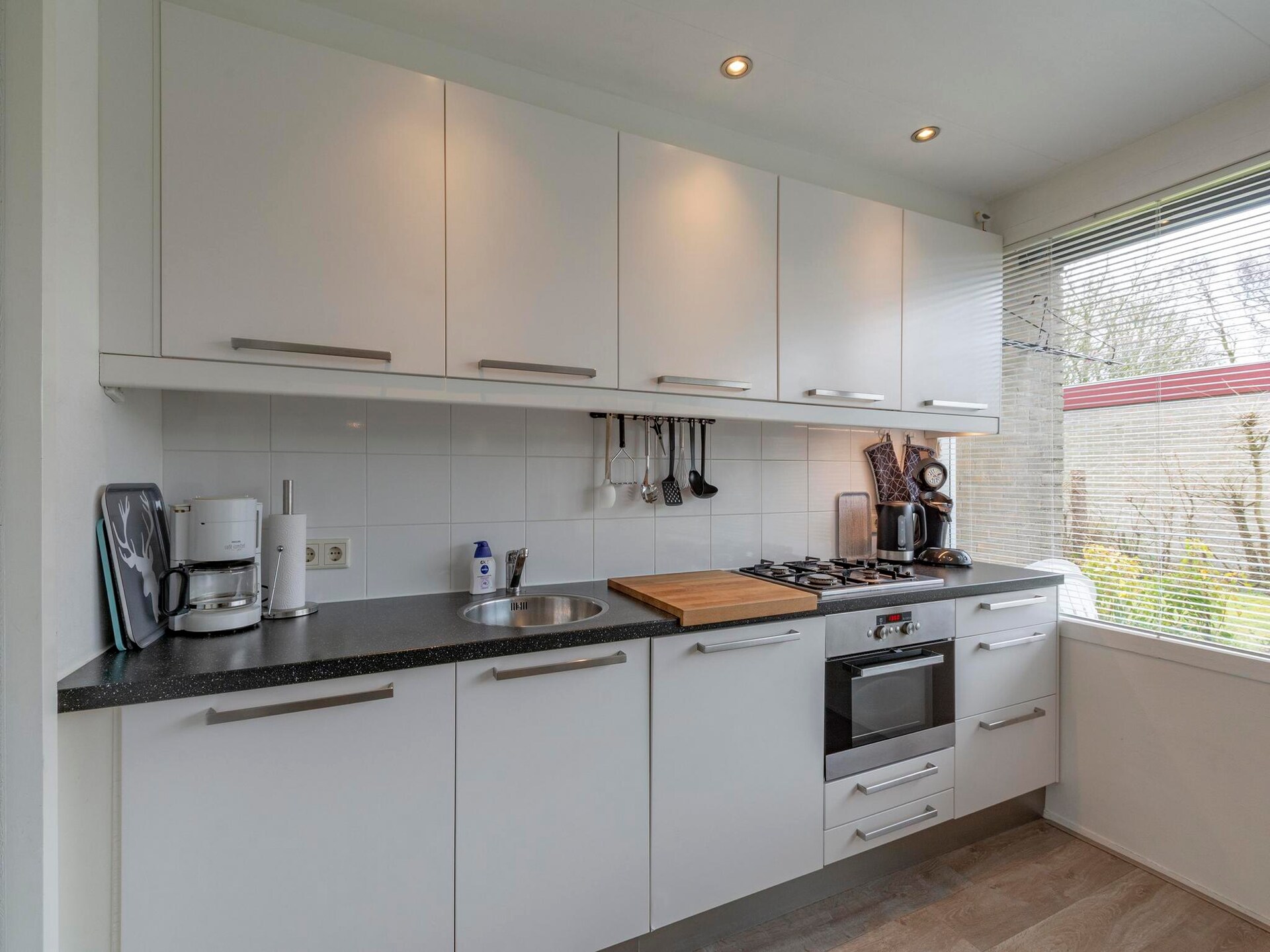 Vrijstaande familiebungalow bij strand van Callantsoog, autovrij park - foto 3