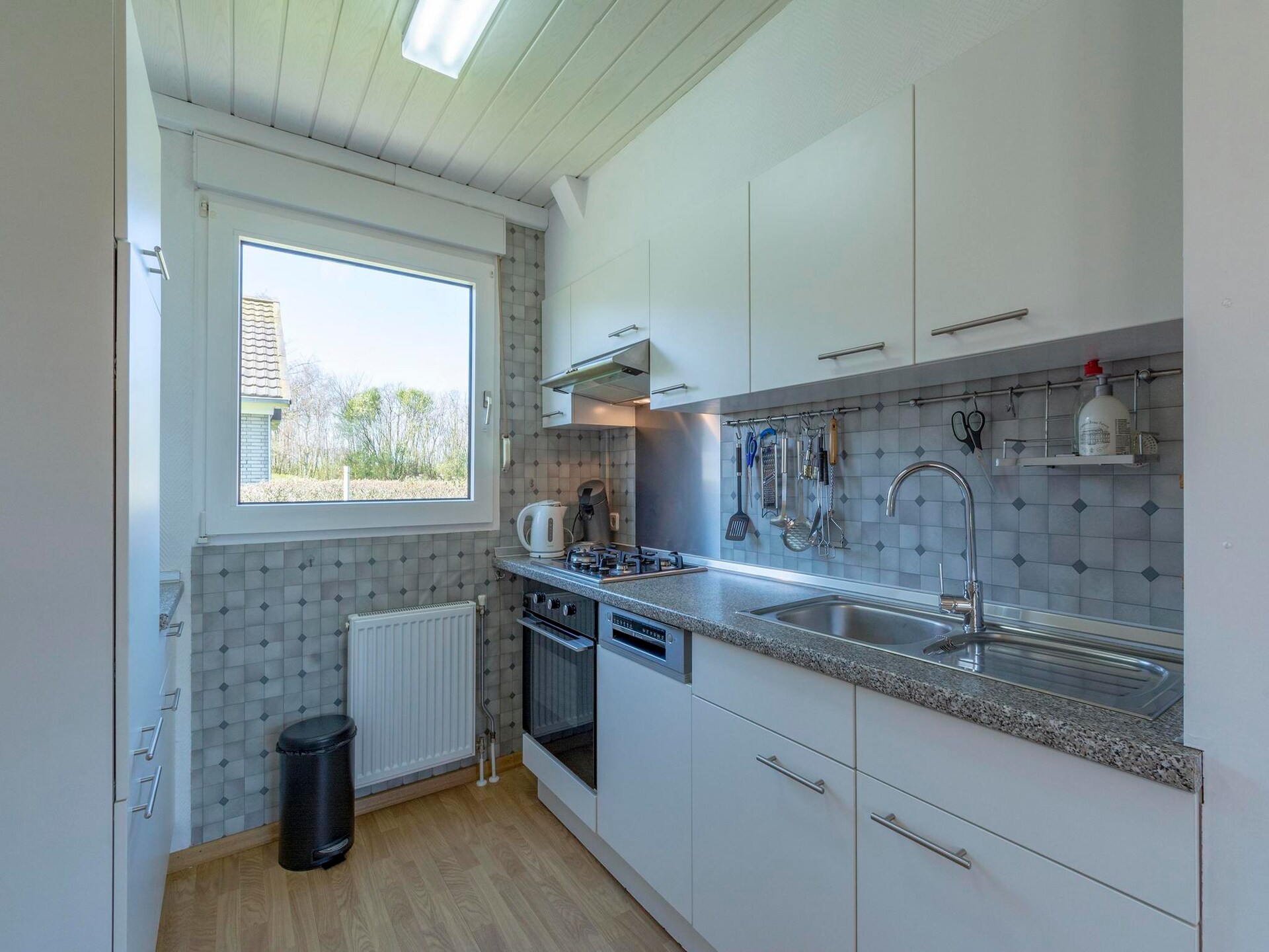 Vrijstaande zeebungalow met omheinde tuin op 1 km van het strand - foto 11