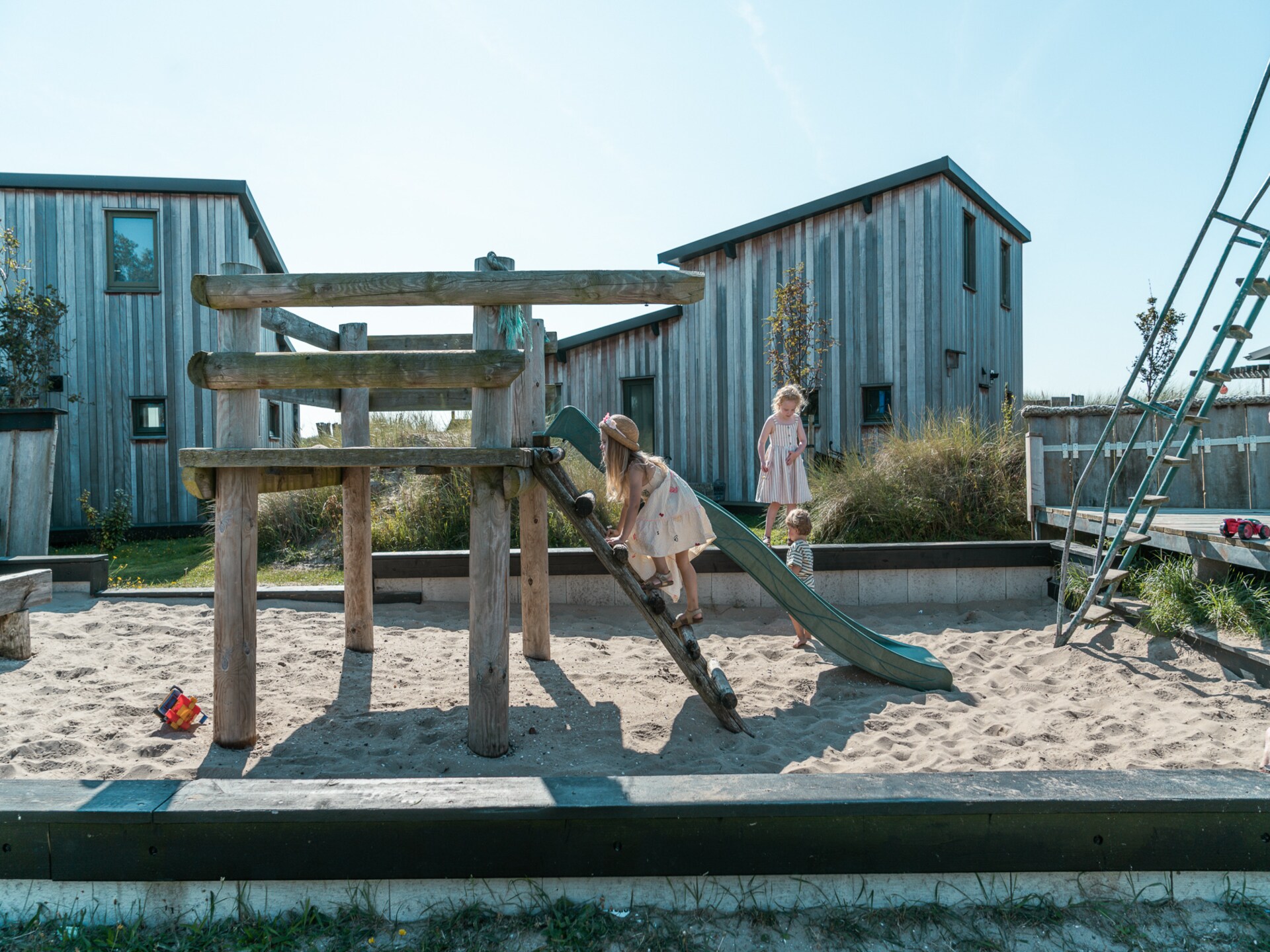 Kidz Lodge: Avontuurlijke familietent met klimwand en glijbaan in Callantsoog - foto 8