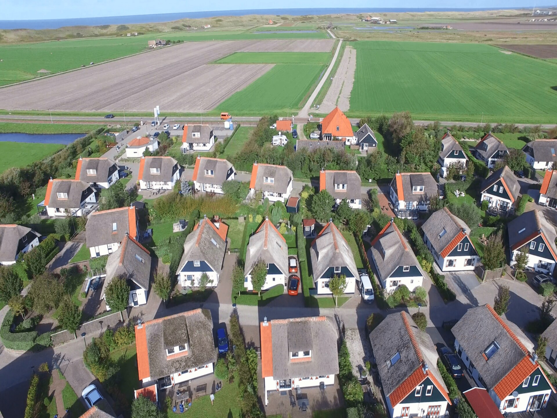 Luxe rietgedekte villa aan het water met duinuitzicht in Callantsoog - foto 29