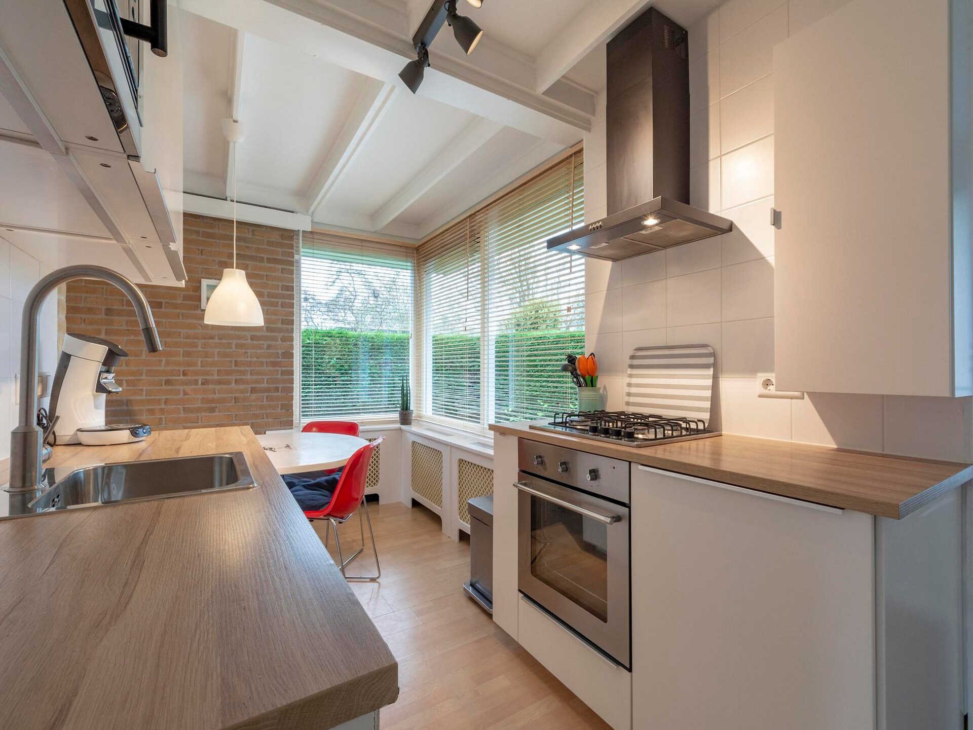 Vrijstaand vakantiehuis met omheinde tuin, 1,2 km van strand Sint Maartenszee - foto 6