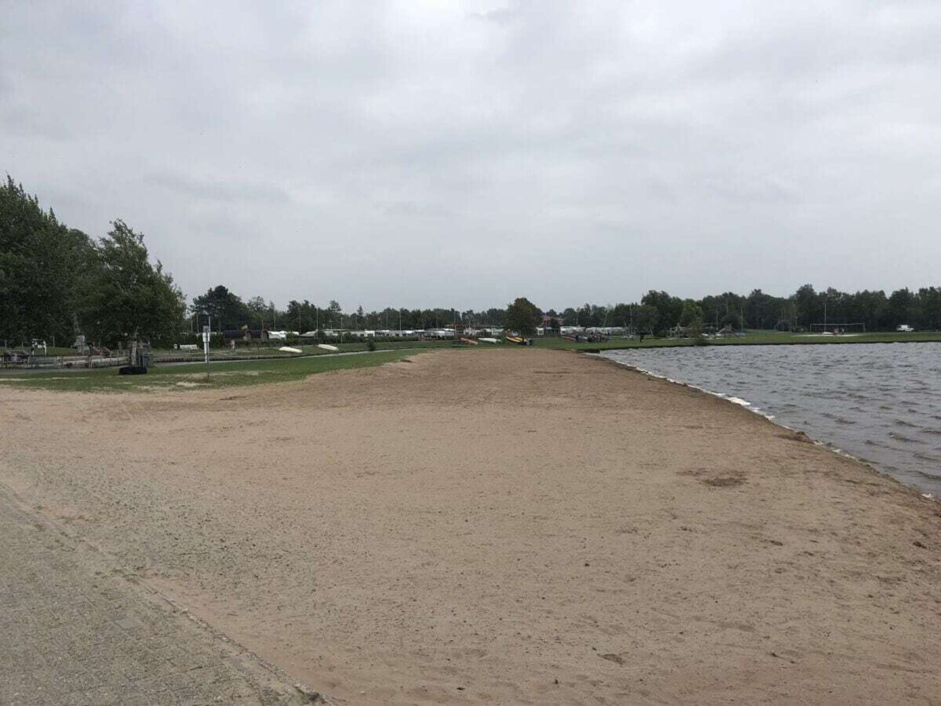 Kindvriendelijk vakantiehuis met eigen roeiboot en kajaks in Oost-Friesland - foto 32