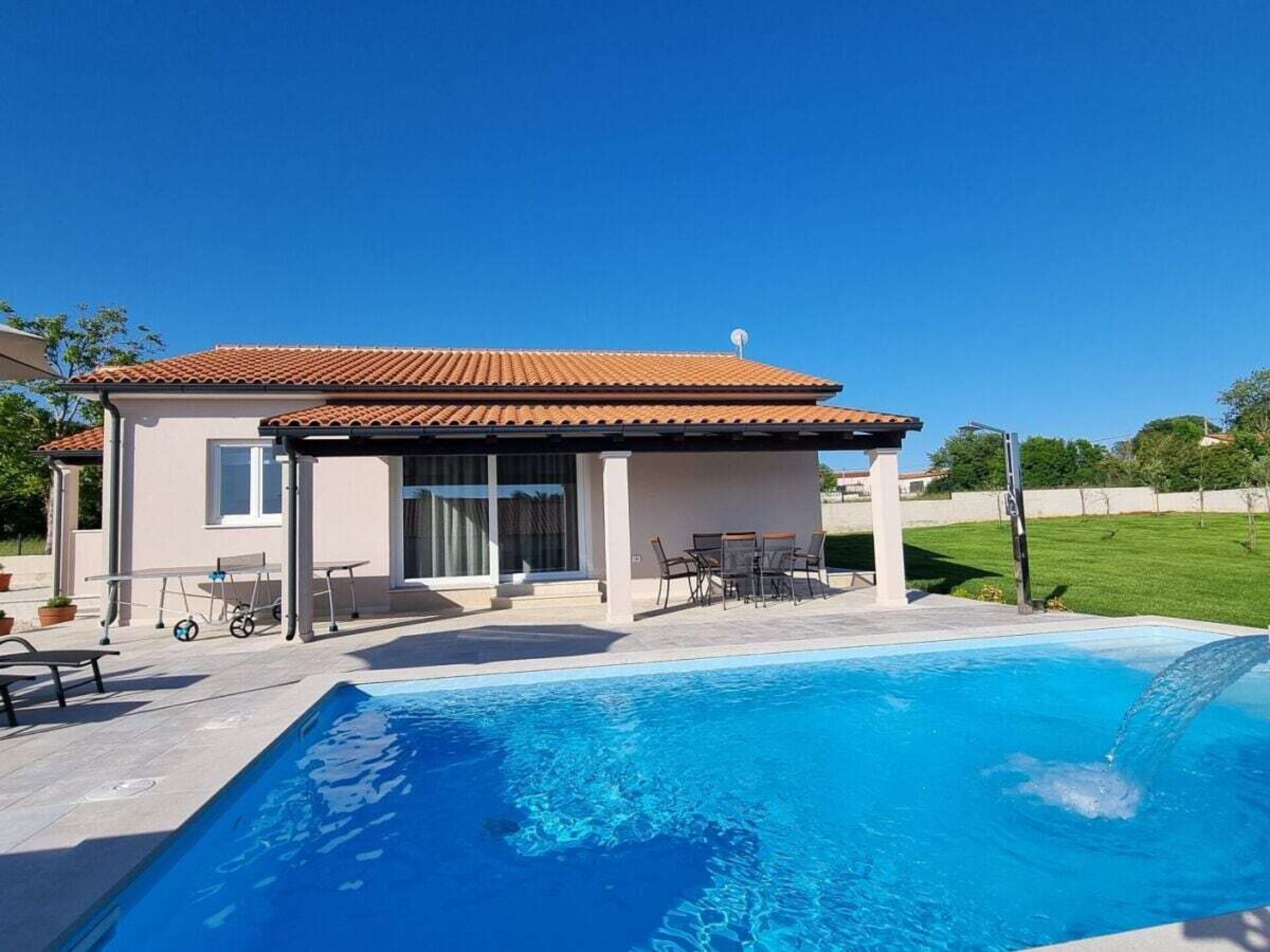 Ruime villa met privézwembad in Sveti Petar u Šumi, Istrië - foto 4