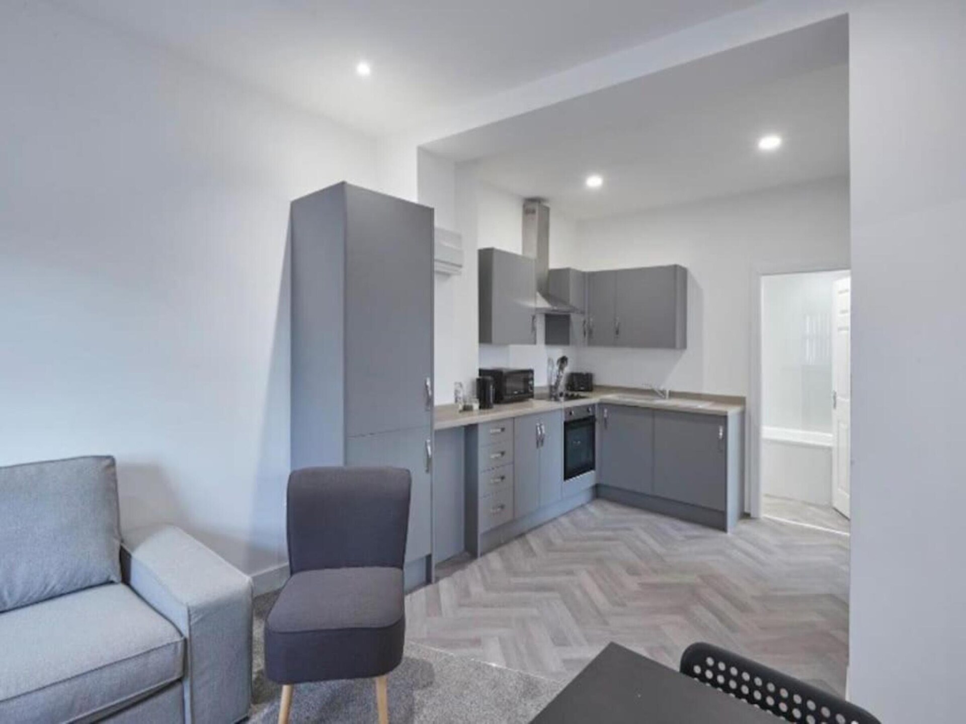 Compact stadsappartement in centrum Crewe met uitzicht en bar - foto 7