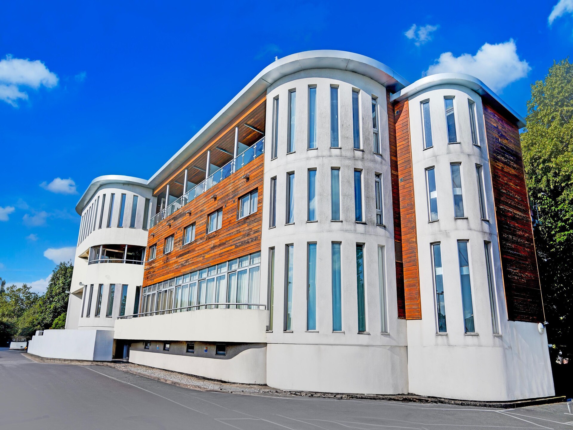 Compact stadsappartement in centrum Crewe met uitzicht en bar - foto 17