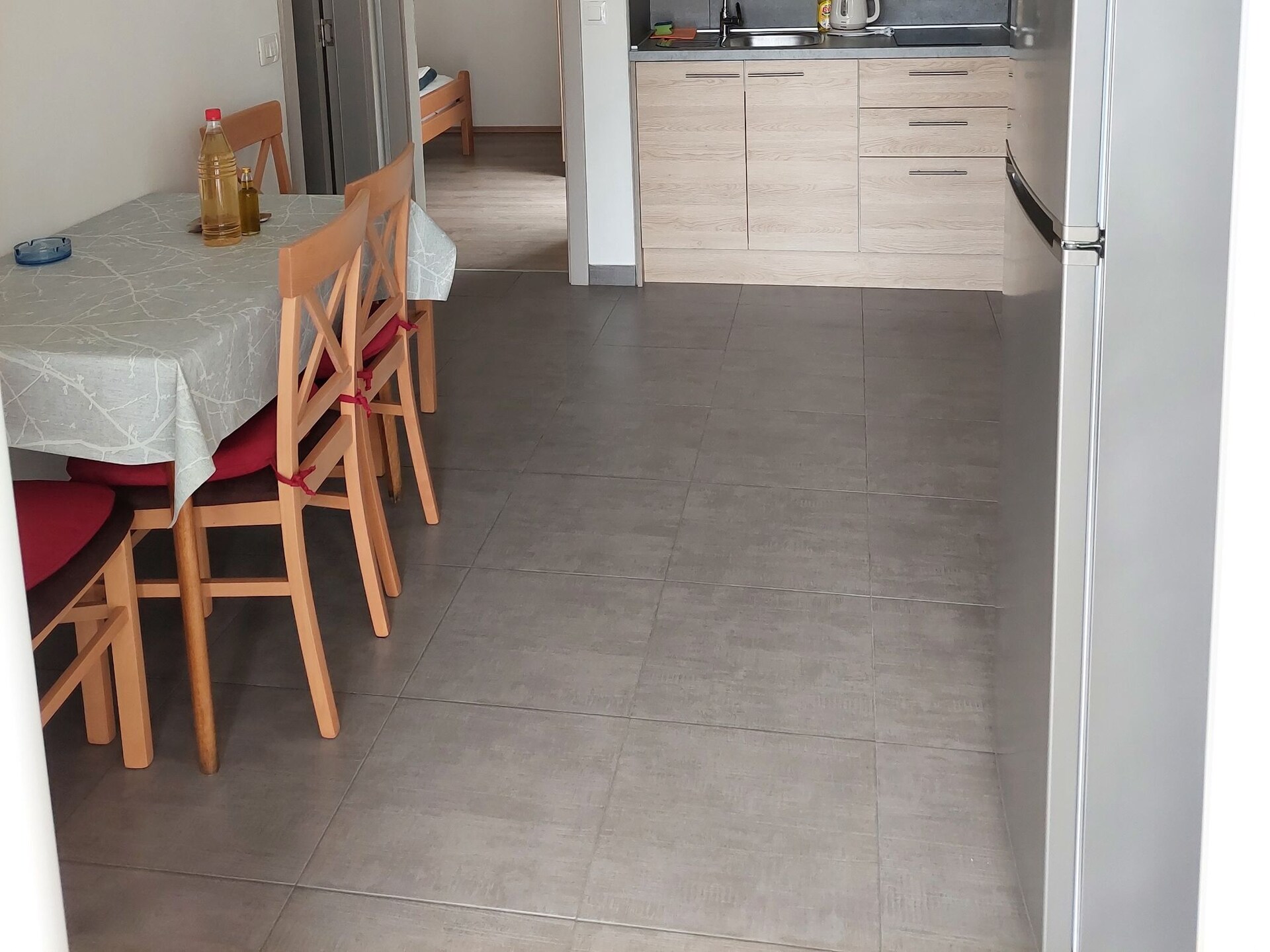 Rustiek appartement aan zee in Žuljana voor 4 personen met terras - foto 2