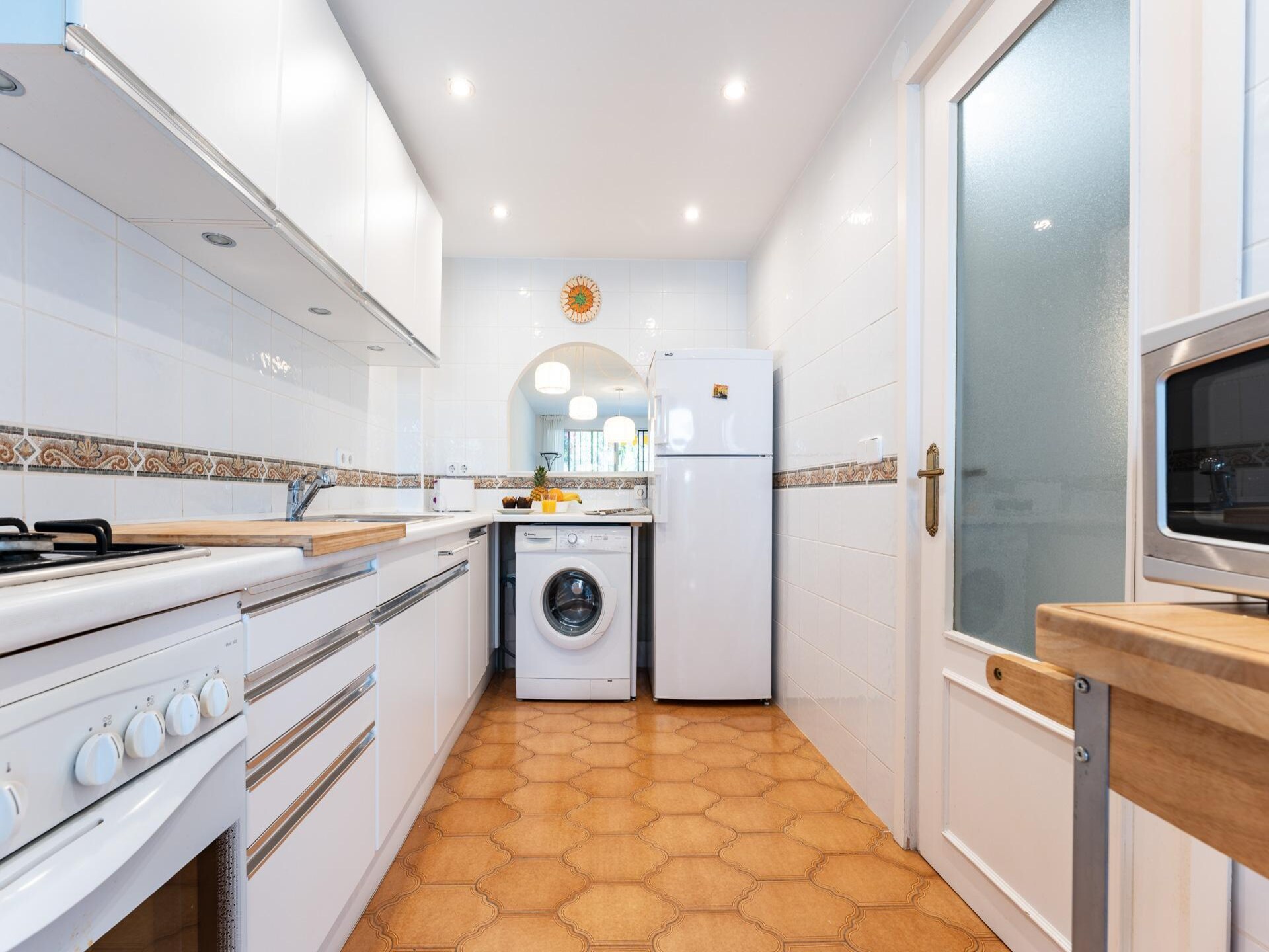 Modern appartement in Marbella met zwembad, dichtbij strand en centrum - foto 11