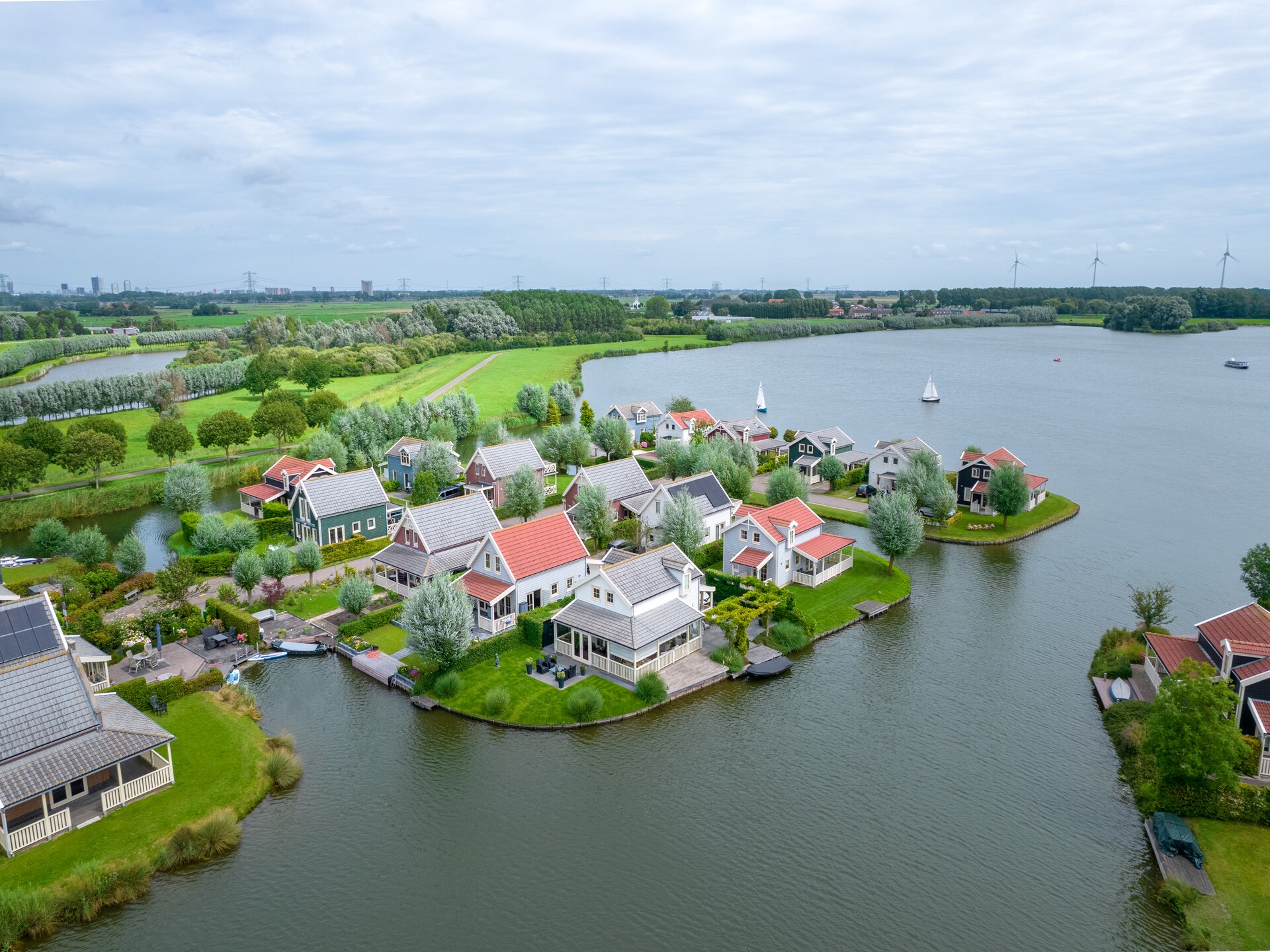 Vrijstaand waterhuis aan het meer in Simonshaven – ideaal voor 6 personen - foto 26