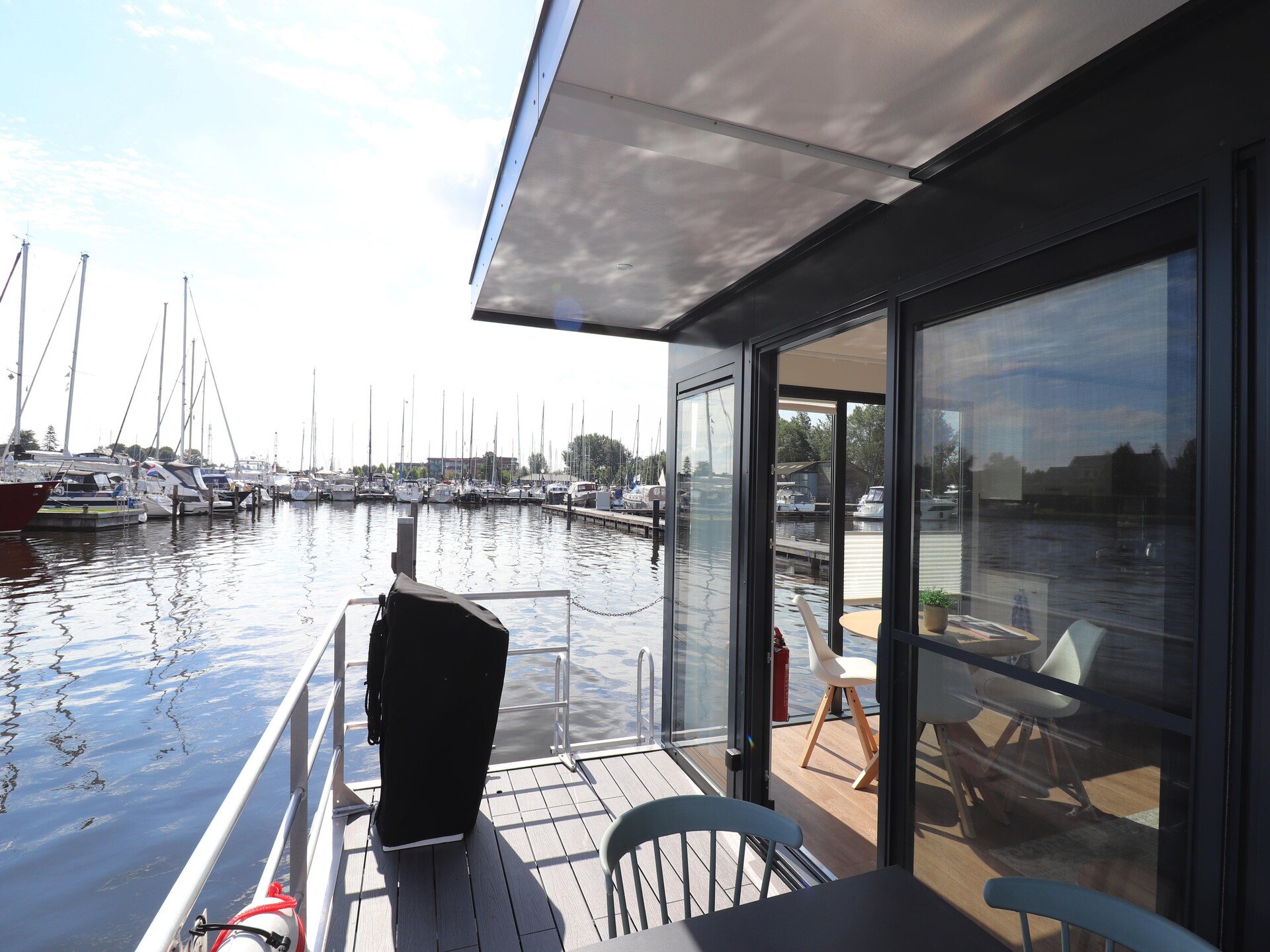 Luxe woonboot Refugio aan het water in pittoreske haven van Lemmer - foto 30