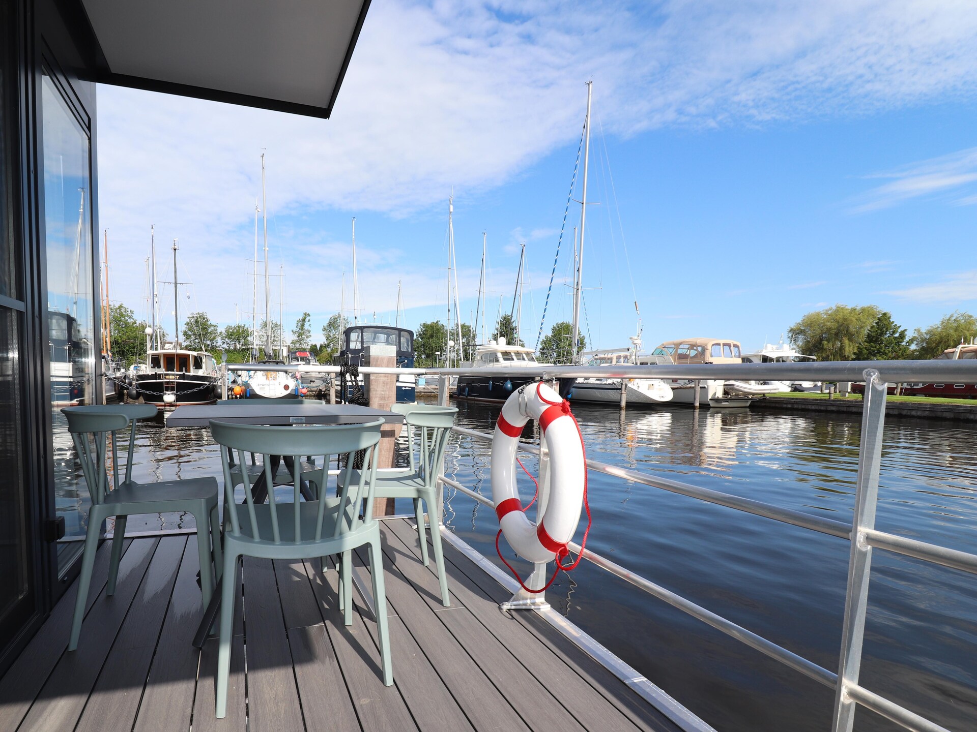 Luxe woonboot Refugio aan het water in pittoreske haven van Lemmer - foto 18