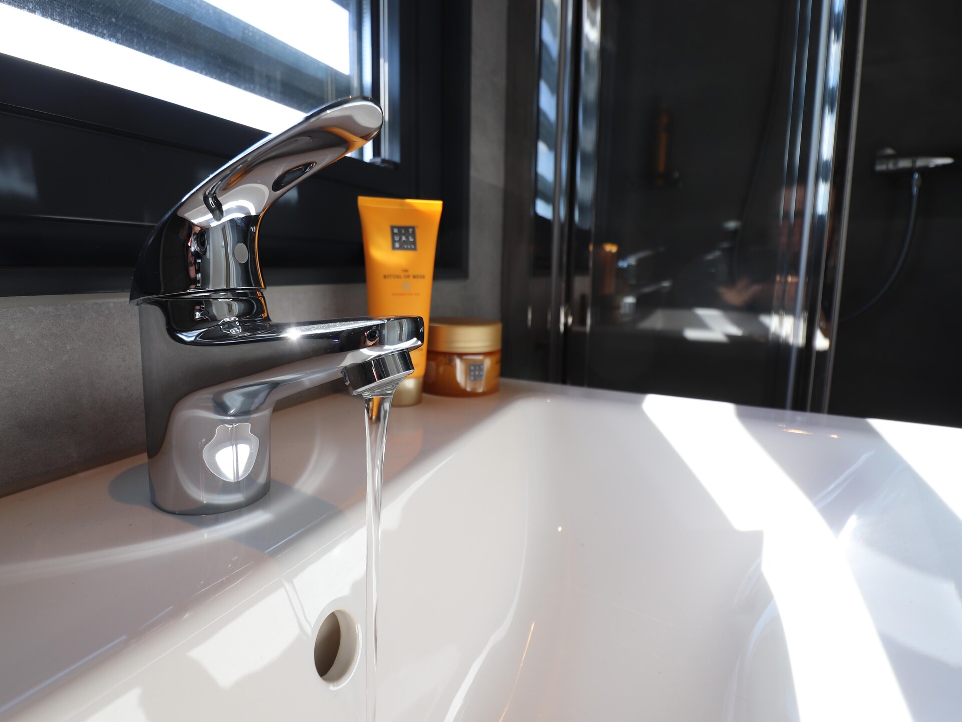Luxe woonboot Refugio aan het water in pittoreske haven van Lemmer - foto 28