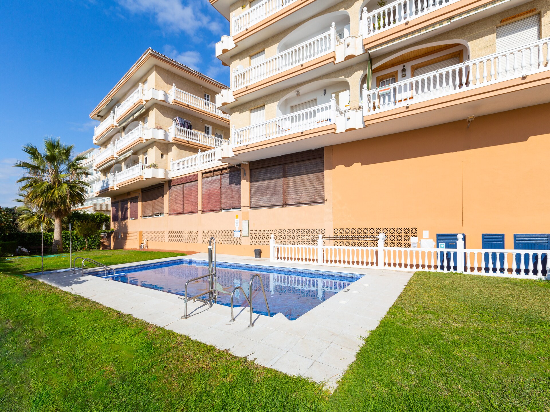 Appartement aan de golfbaan in El Morche, op 100 meter van het strand - foto 1