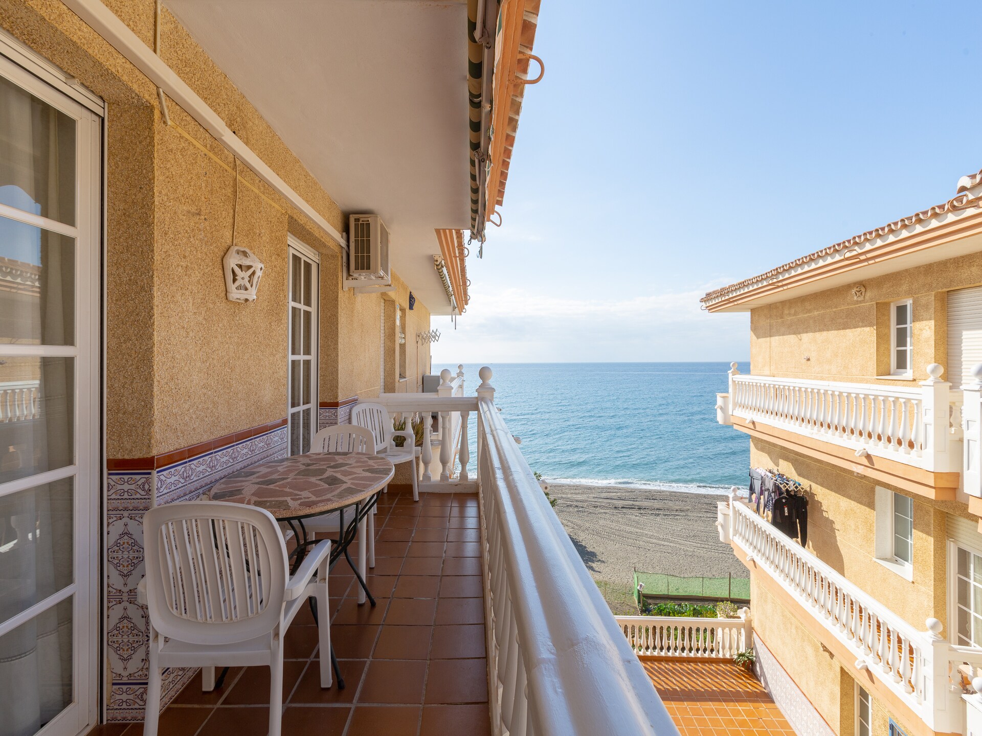 Appartement aan de golfbaan in El Morche, op 100 meter van het strand - foto 2
