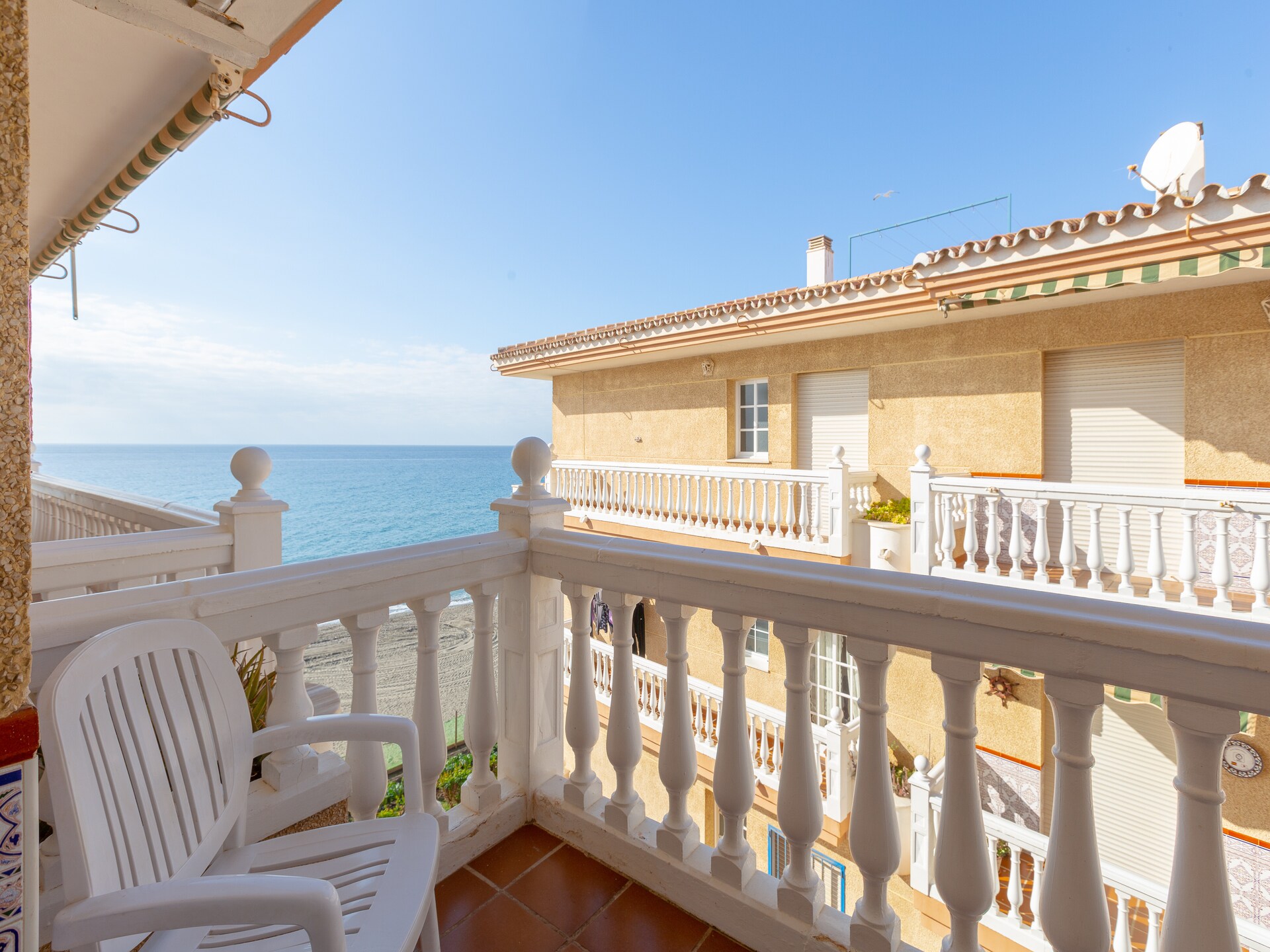 Appartement aan de golfbaan in El Morche, op 100 meter van het strand - foto 3