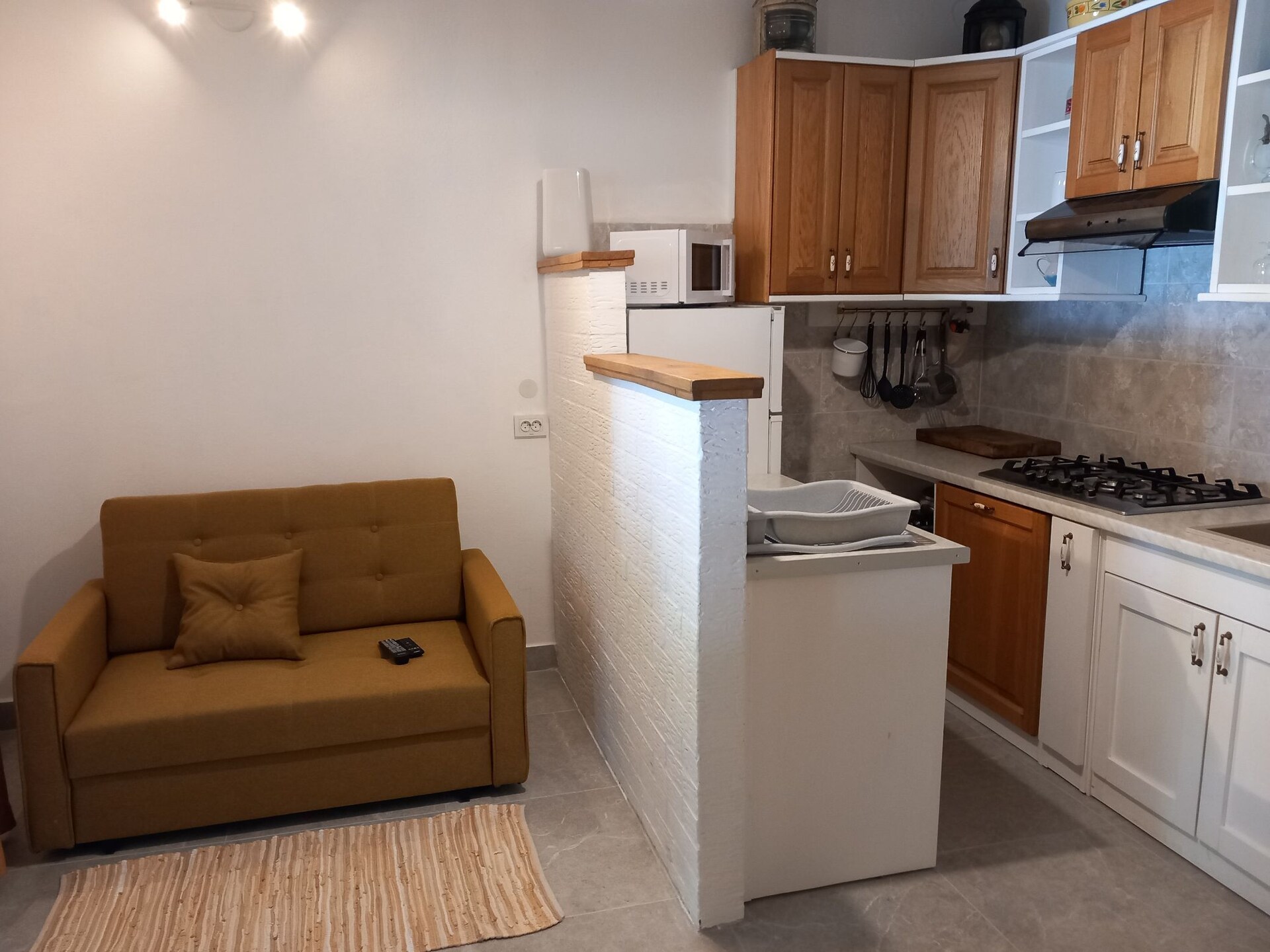 Knus appartement met balkon en zeezicht op 5 meter van het strand van Rab - foto 4