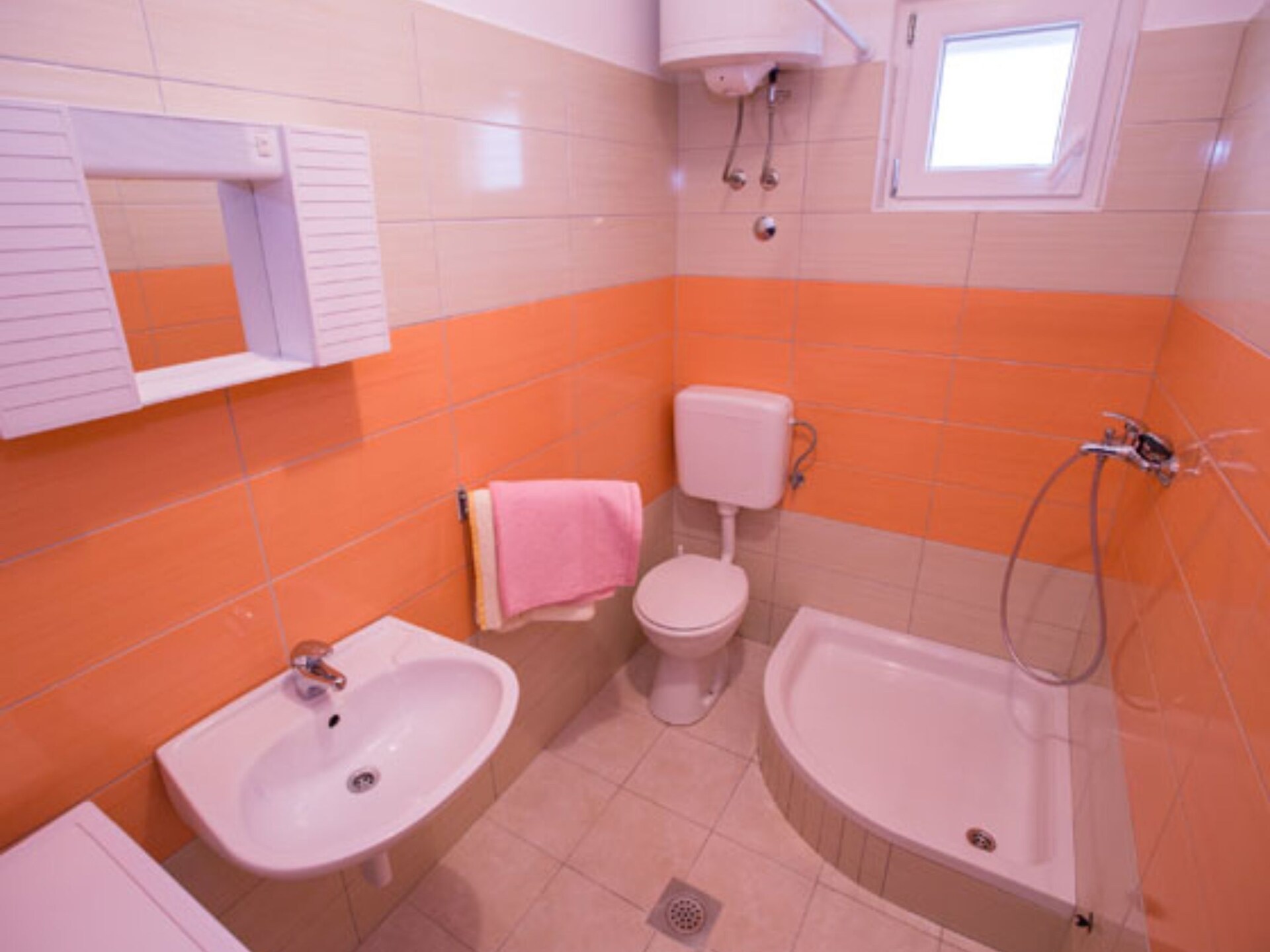 Knus appartement met balkon in Lopar, op 300 meter van het zandstrand - foto 8