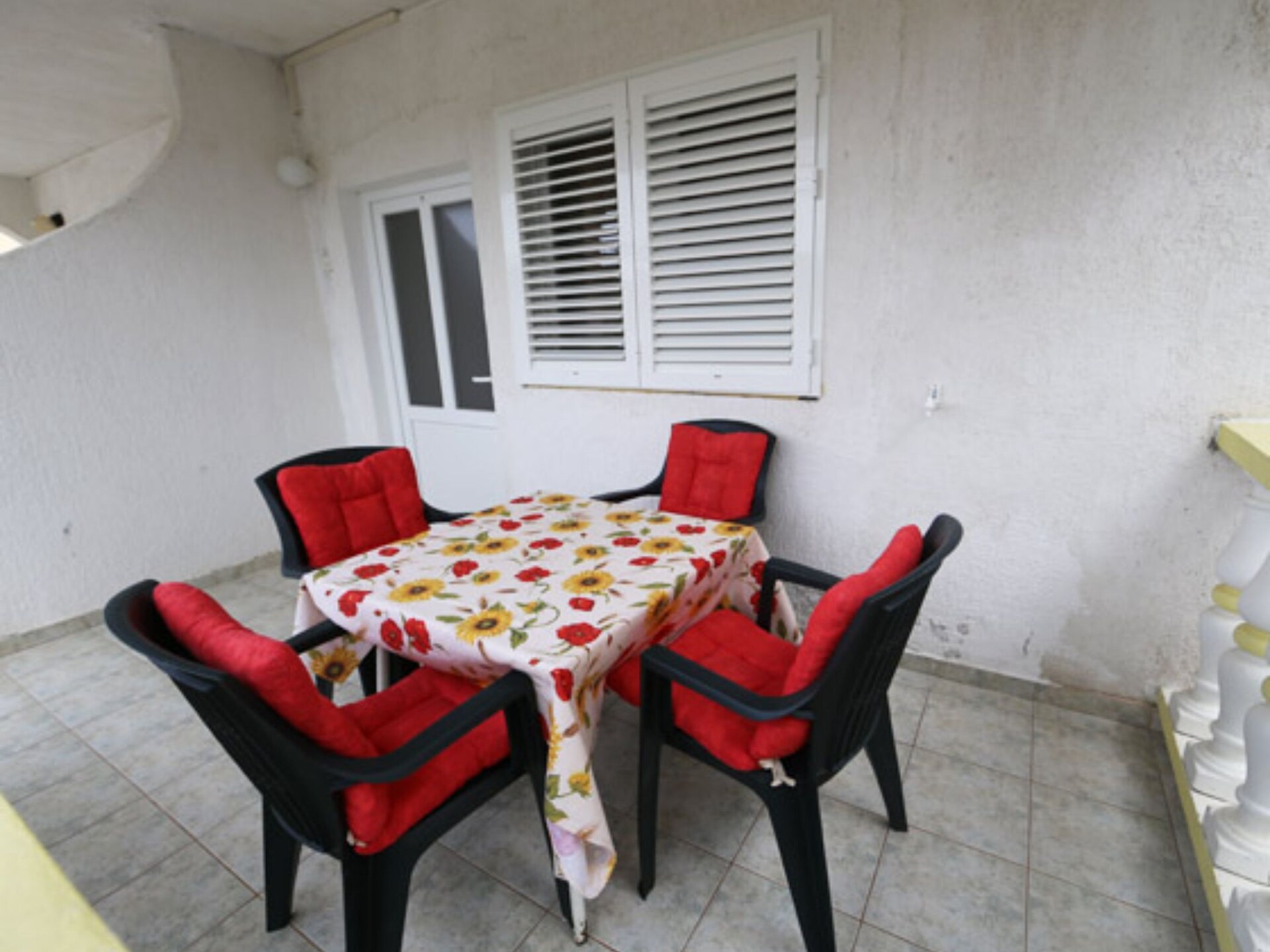 Knus appartement met balkon in Lopar, op 300 meter van het zandstrand - foto 9