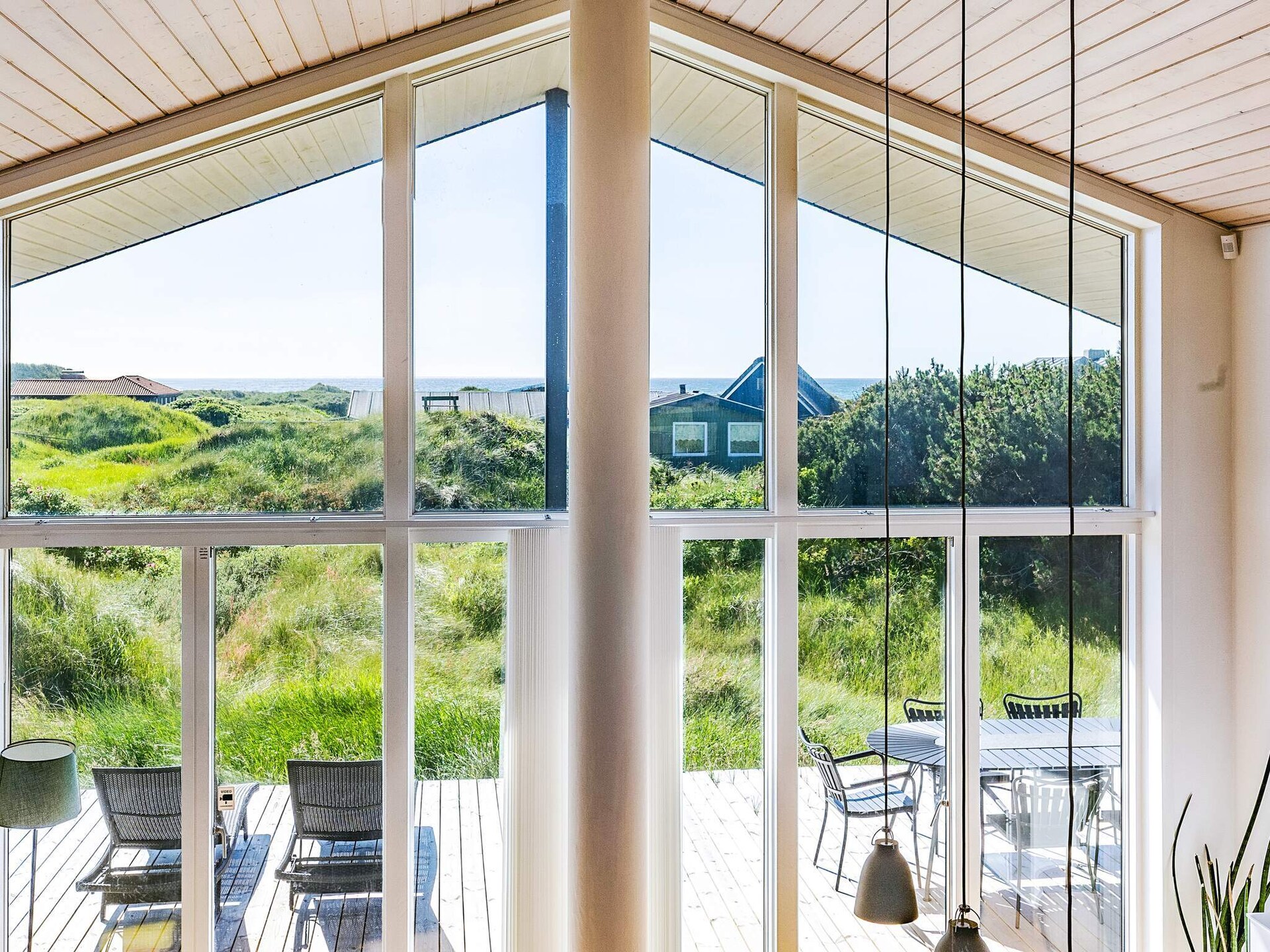 8-persoons vakantiehuis aan zee in Løkken met luxe buitenbad - foto 1