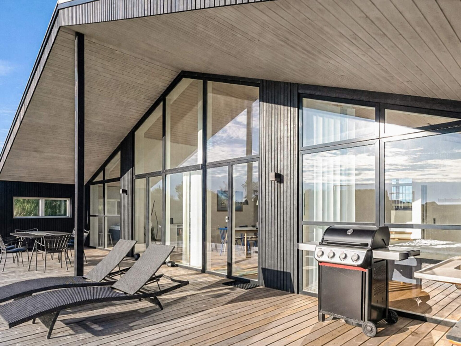 8-persoons vakantiehuis aan zee in Løkken met luxe buitenbad - foto 3