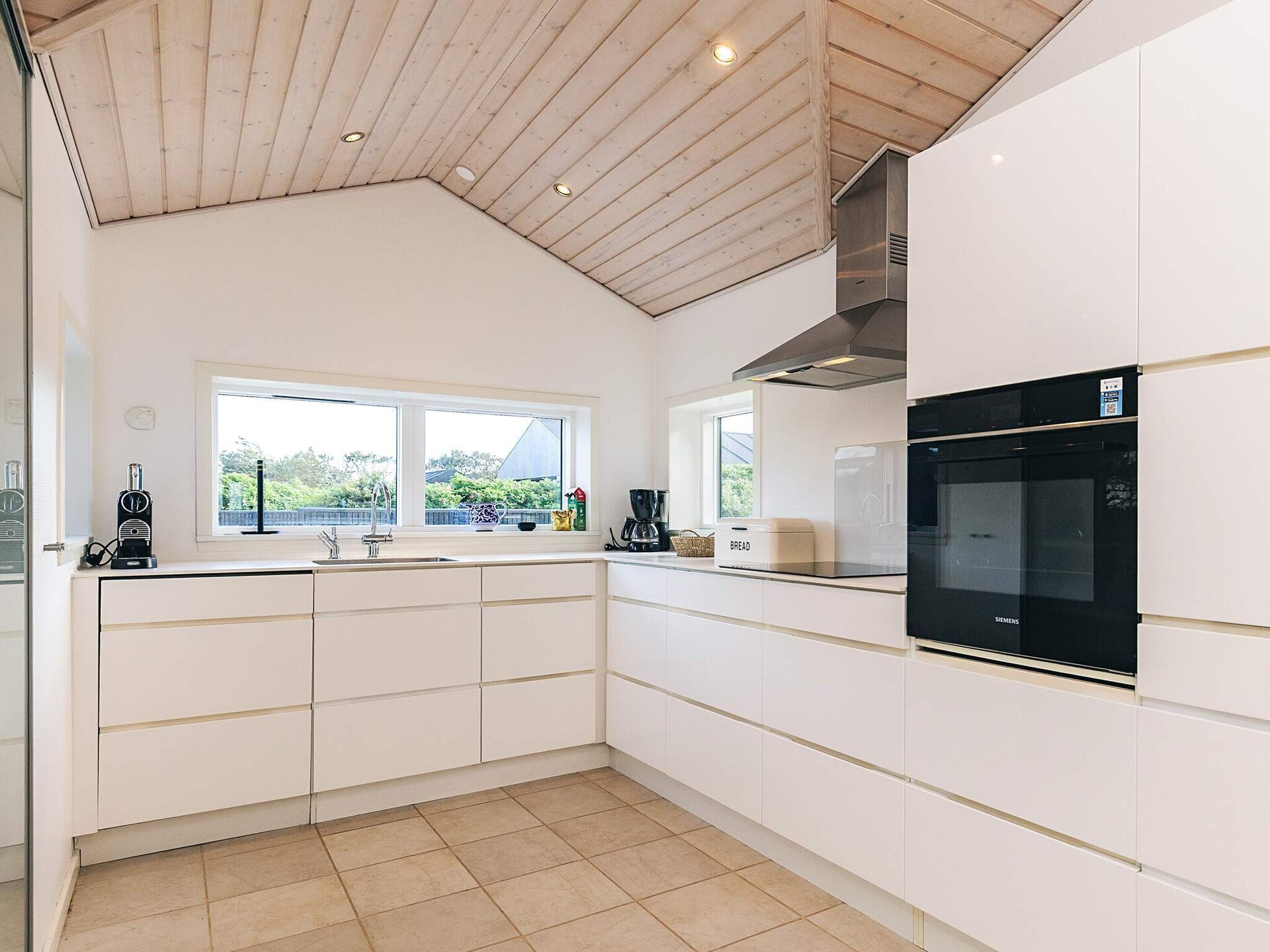 8-persoons vakantiehuis aan zee in Løkken met luxe buitenbad - foto 18